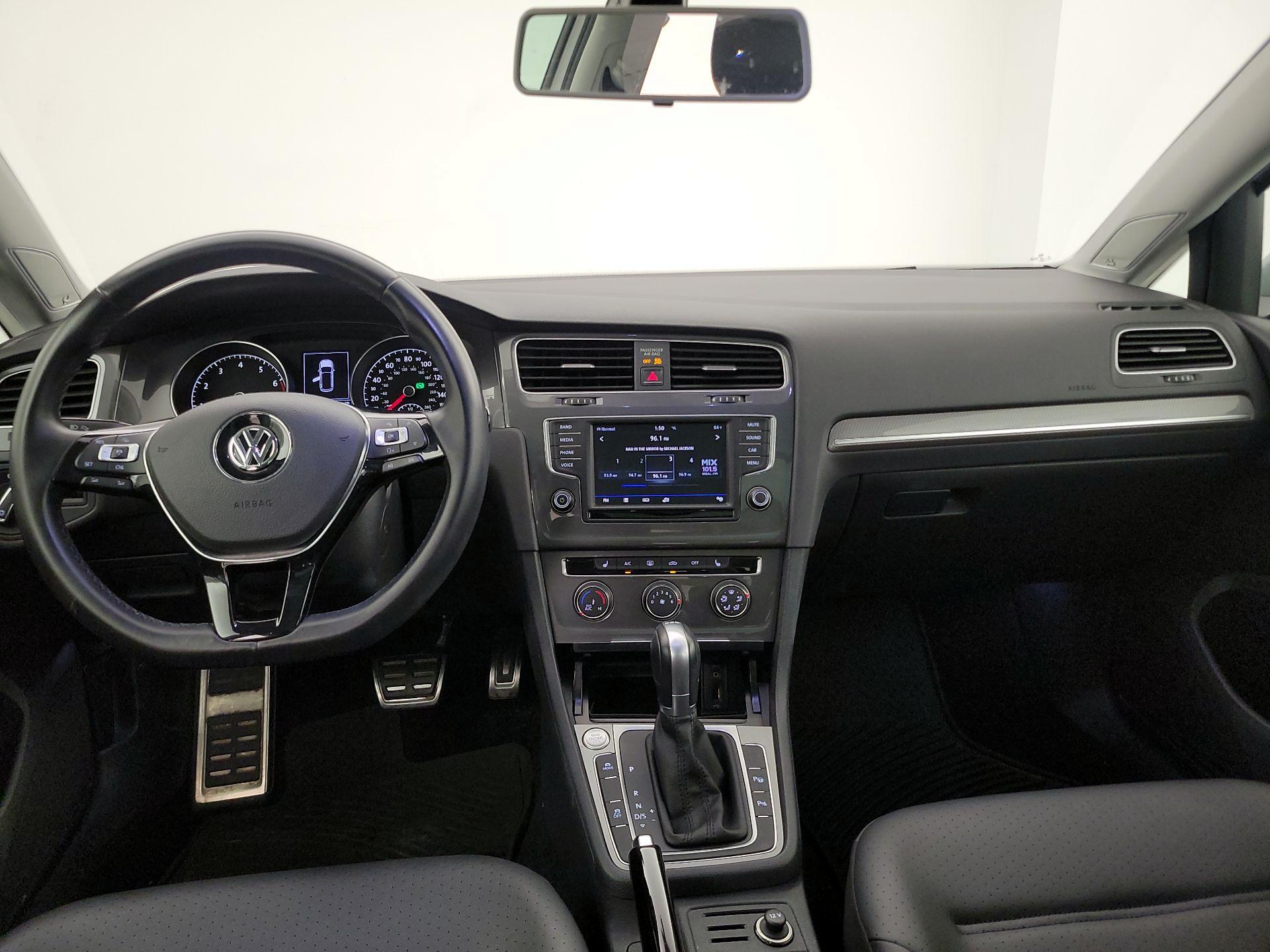 Thumbnail: 2017 Volkswagen Golf - 9