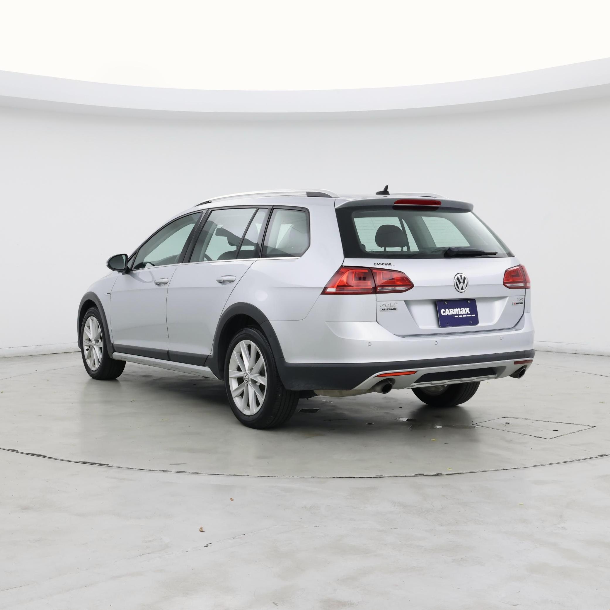 Thumbnail: 2017 Volkswagen Golf - 2