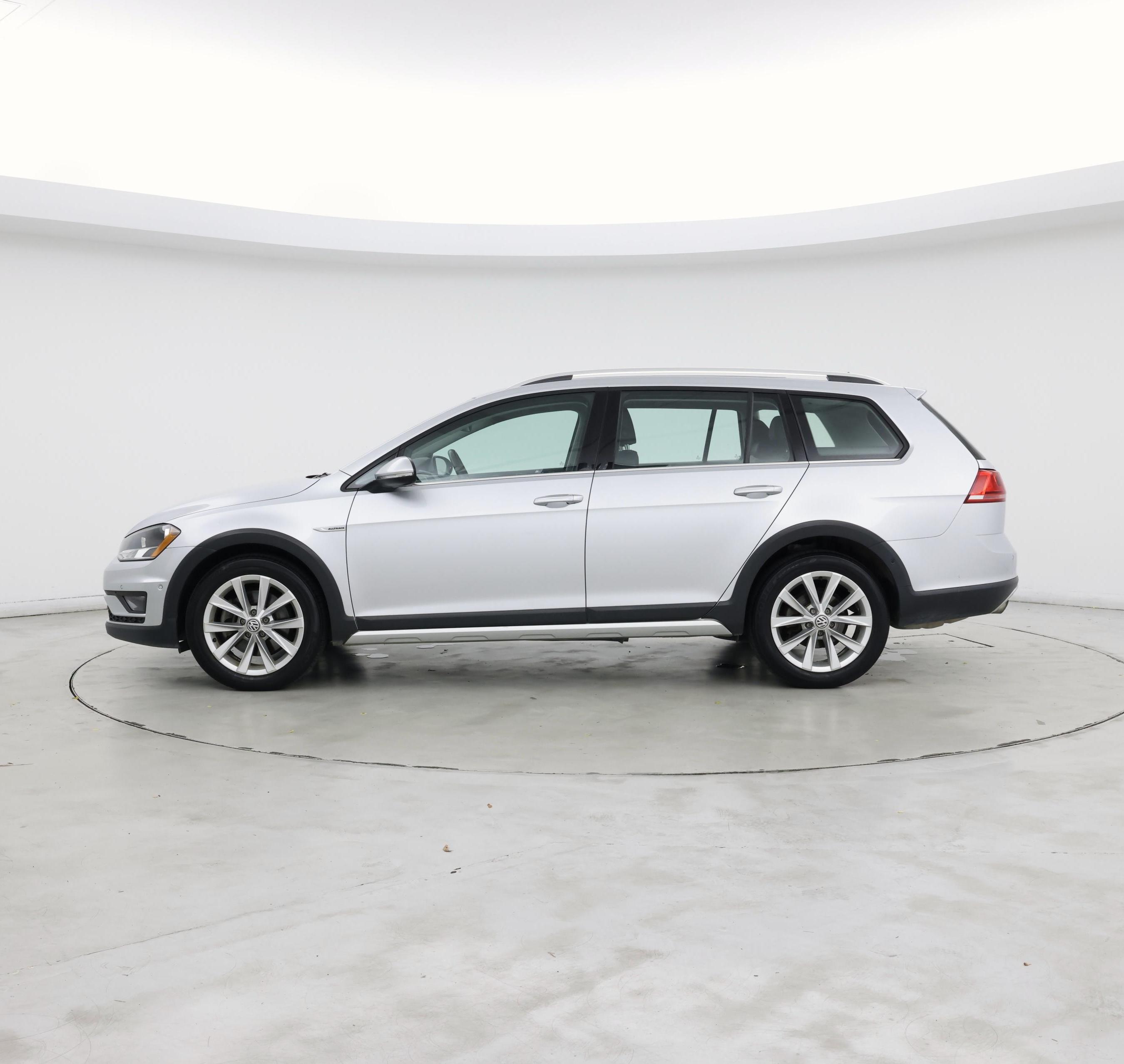 Thumbnail: 2017 Volkswagen Golf - 3
