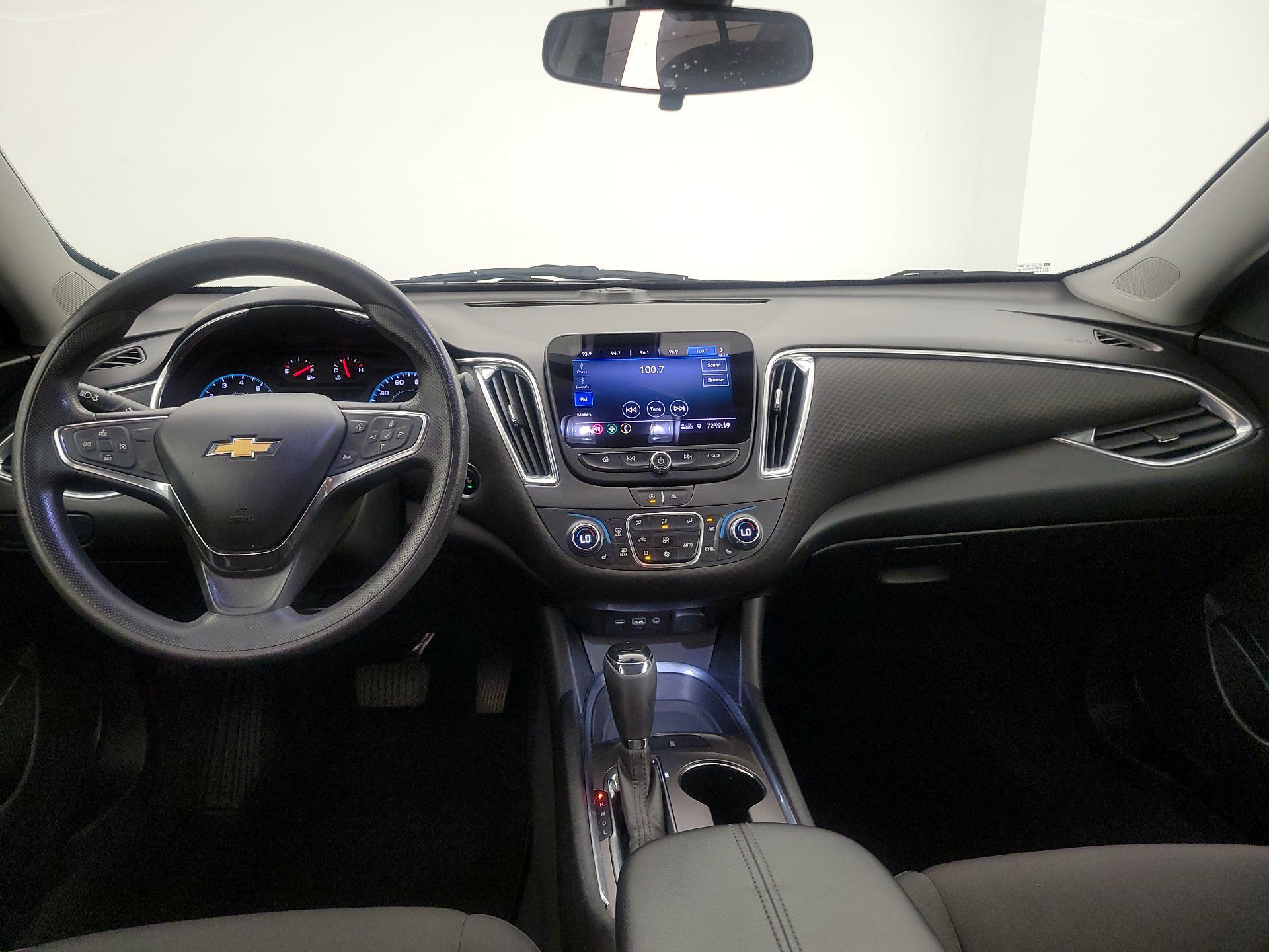 Thumbnail: 2020 Chevrolet Malibu - 9