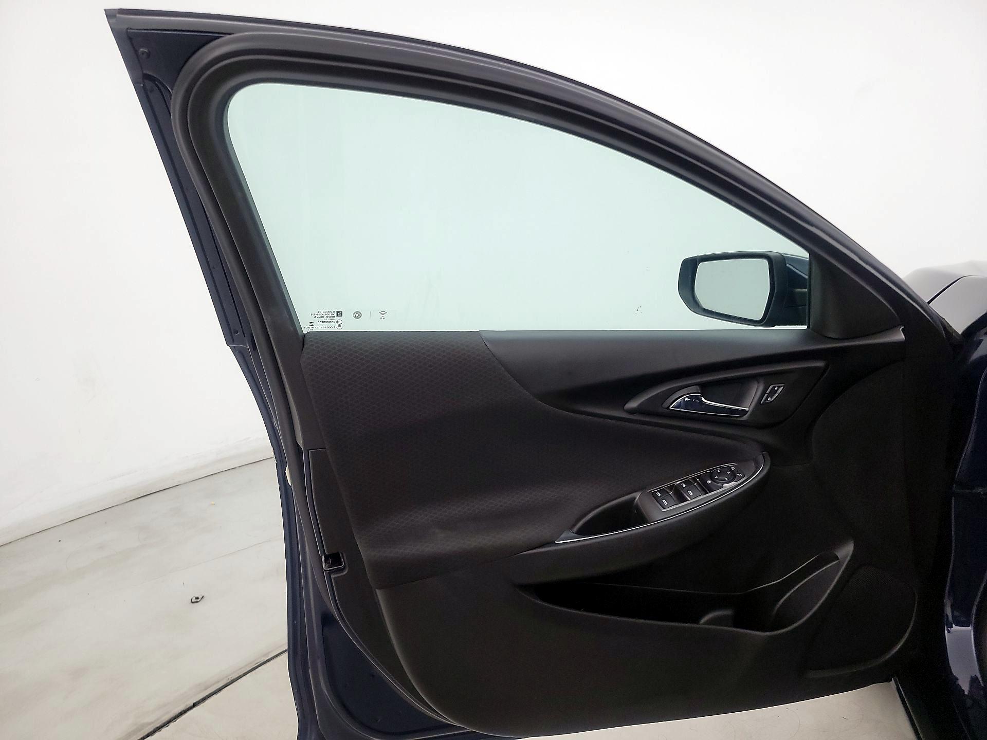 Thumbnail: 2020 Chevrolet Malibu - 12