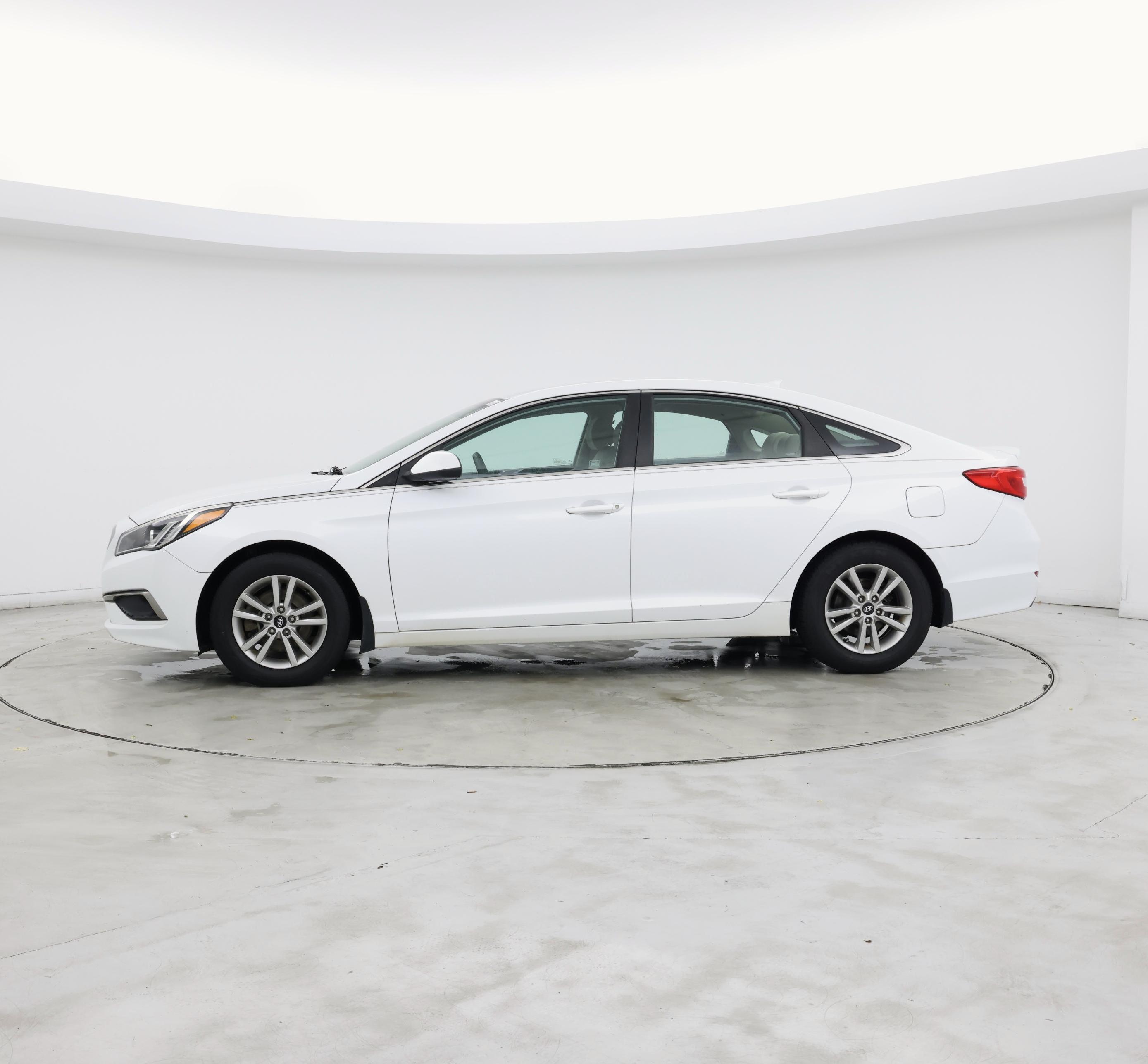 Thumbnail: 2016 Hyundai Sonata - 3