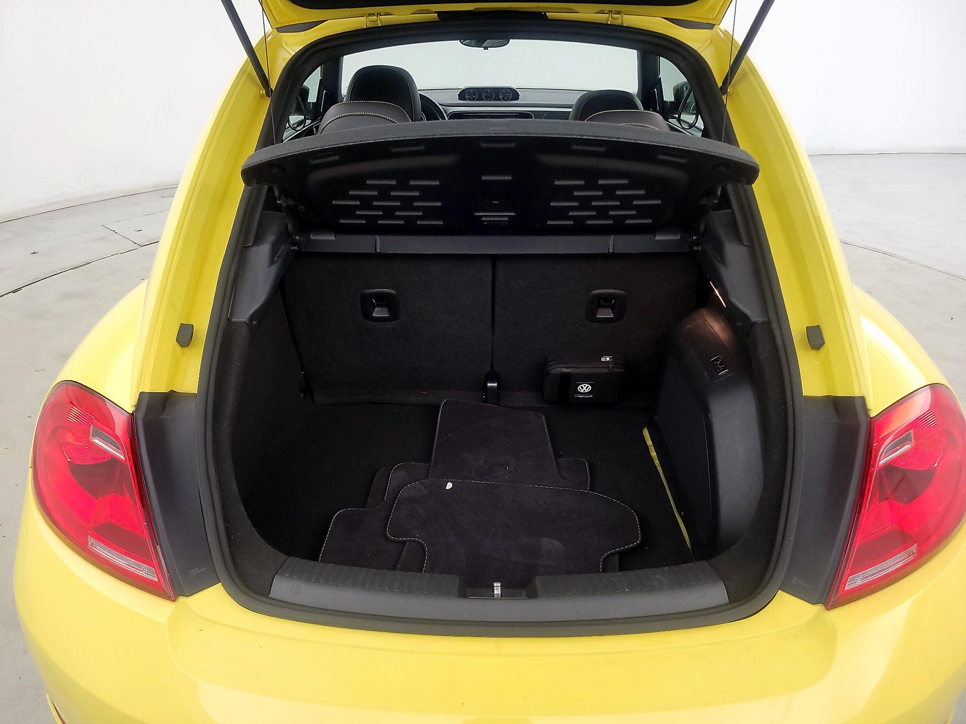 Thumbnail: 2014 Volkswagen Beetle - 20