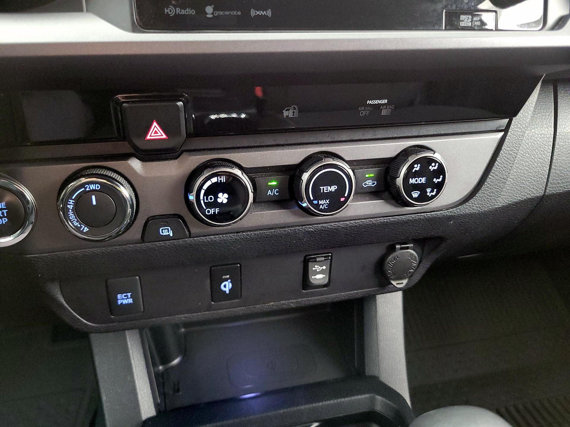 Thumbnail: 2016 Toyota Tacoma - 17