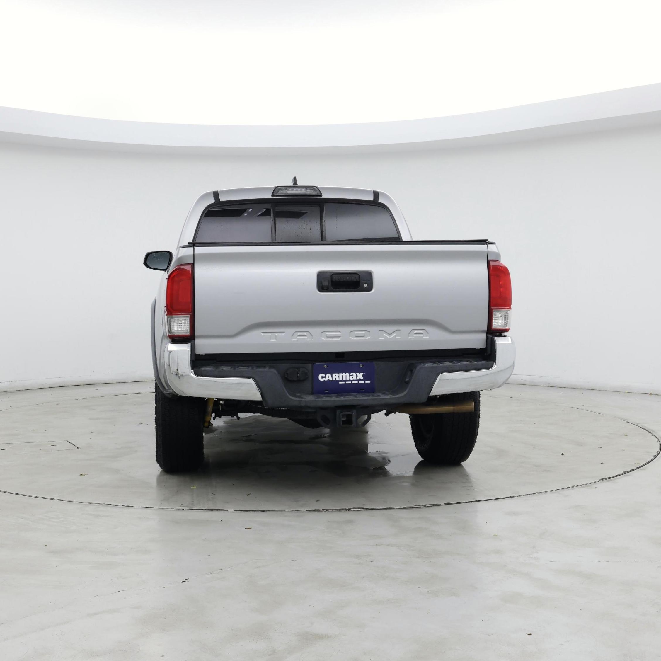 Thumbnail: 2016 Toyota Tacoma - 6