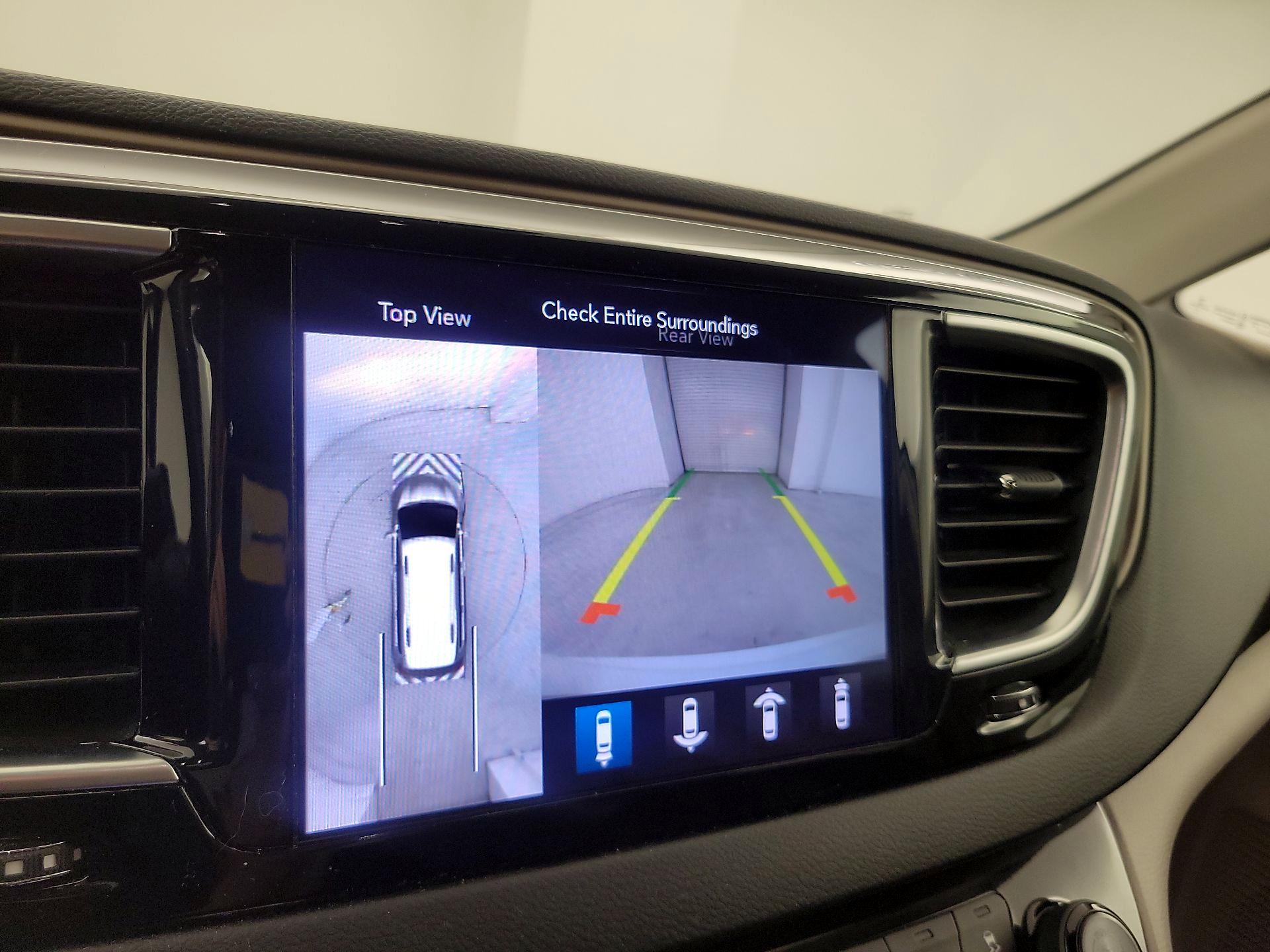 Thumbnail: 2019 Chrysler Pacifica - 14