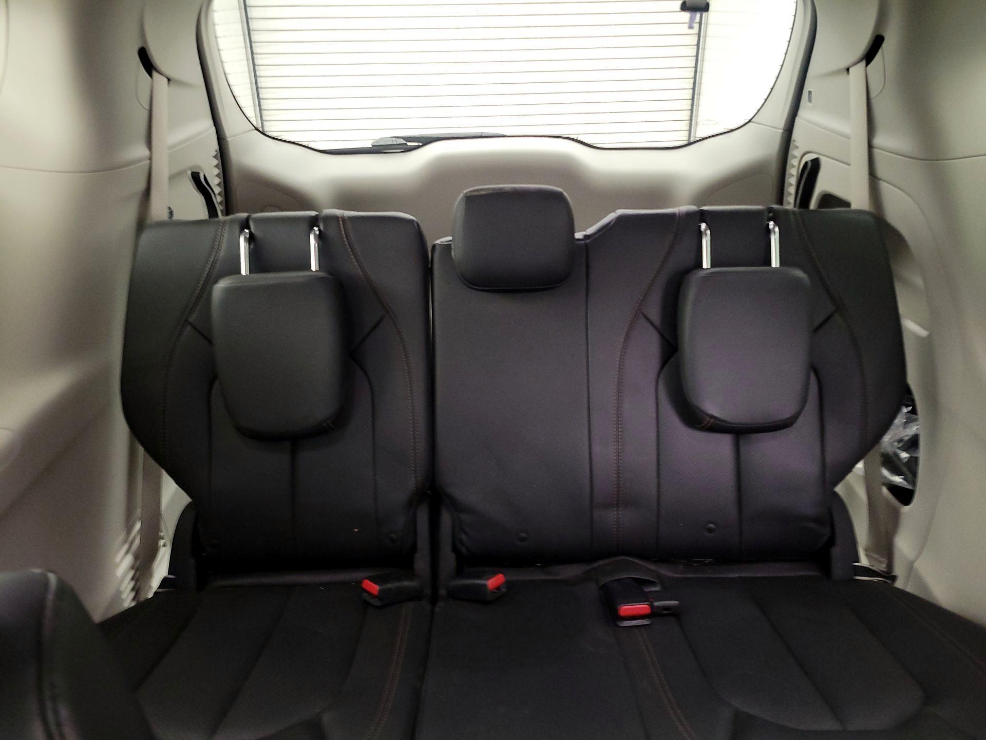Thumbnail: 2019 Chrysler Pacifica - 20