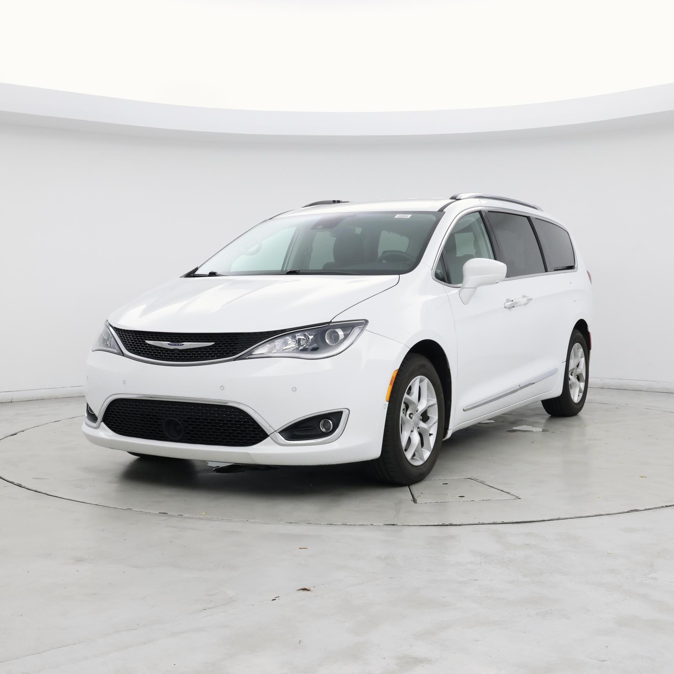 Thumbnail: 2019 Chrysler Pacifica - 4