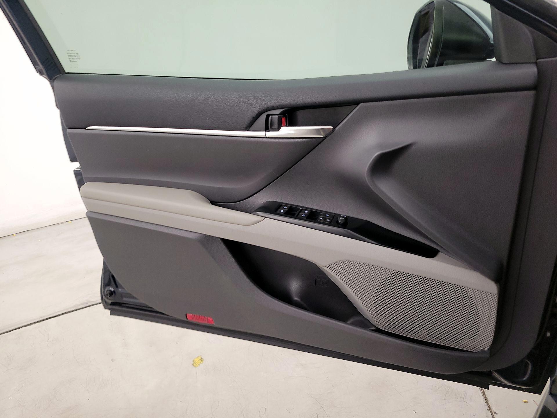 Thumbnail: 2020 Toyota Camry - 12
