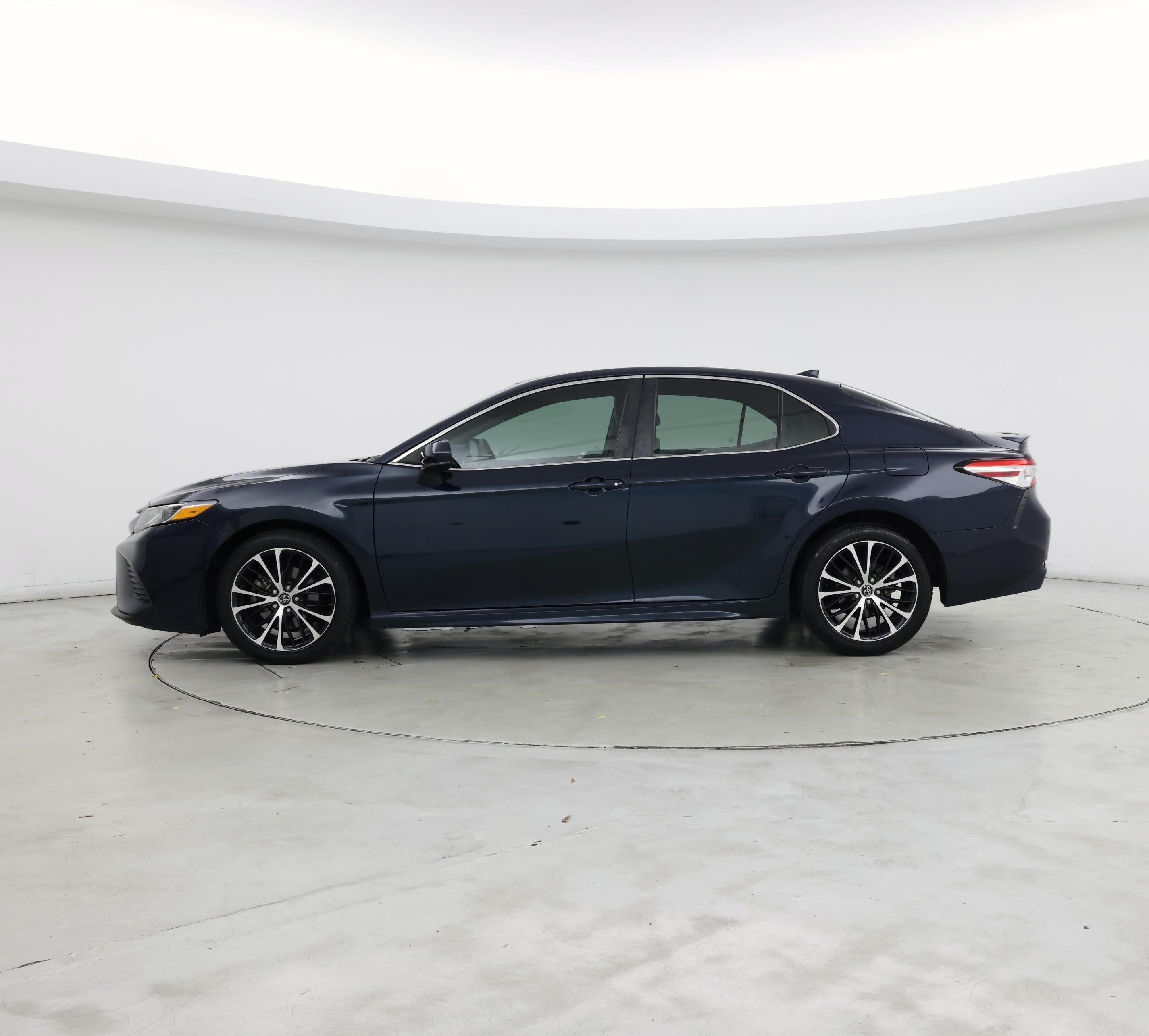 Thumbnail: 2020 Toyota Camry - 3