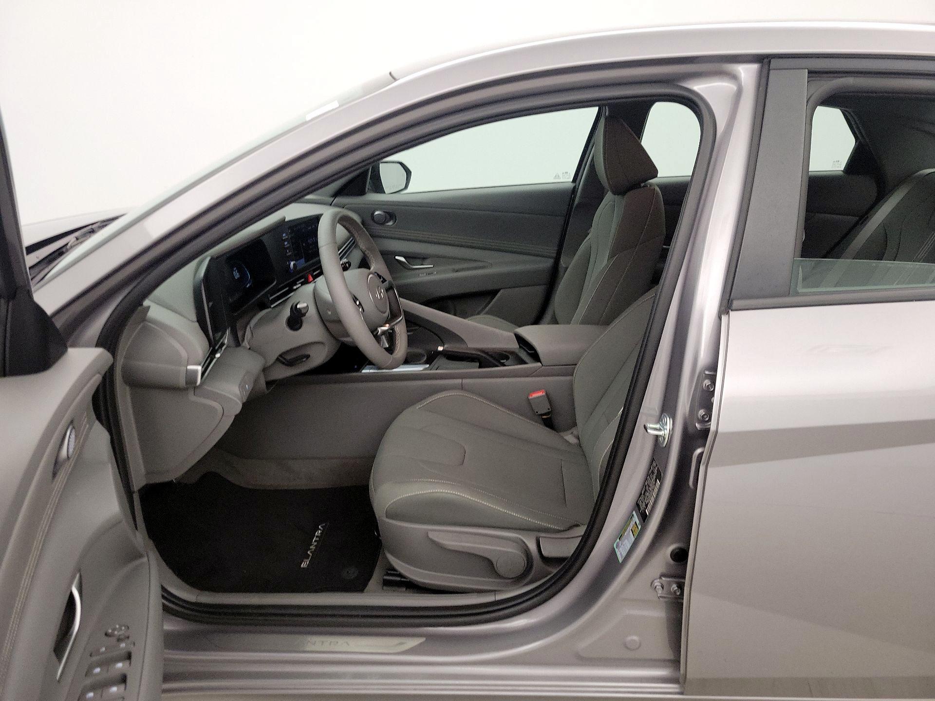 Thumbnail: 2025 Hyundai Elantra - 11