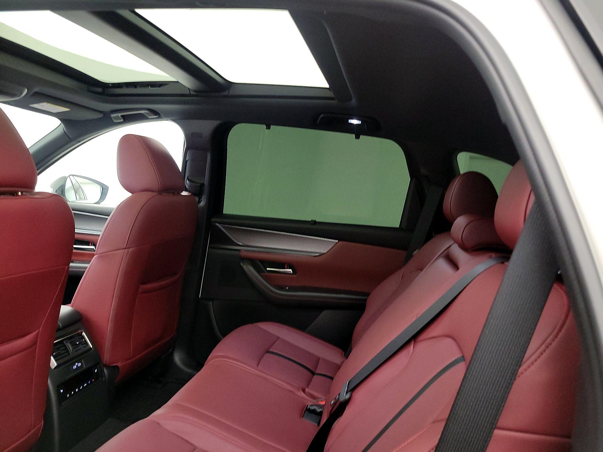 Thumbnail: 2025 Mazda CX-70 - 20
