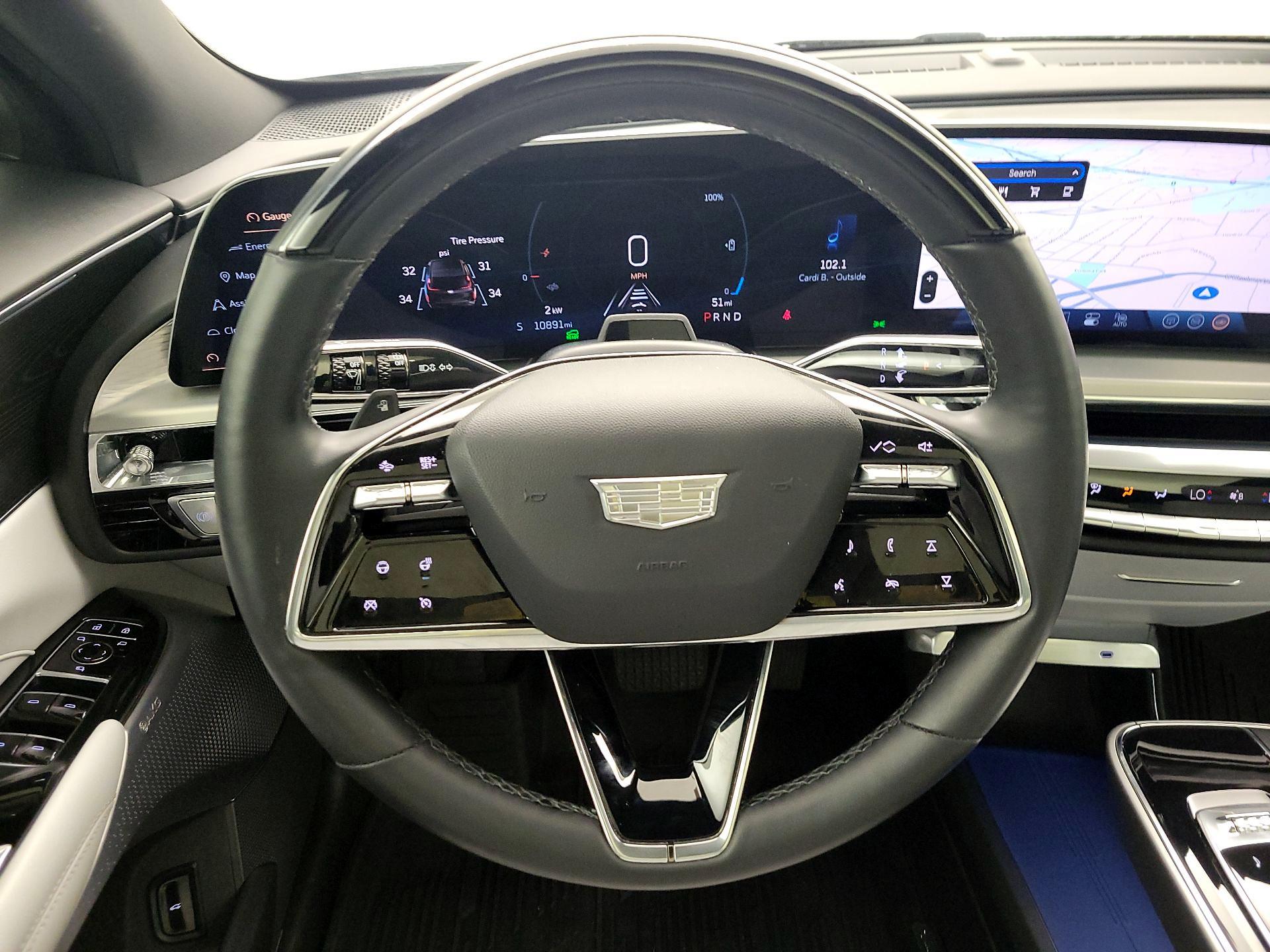 Thumbnail: 2024 Cadillac Lyriq - 10