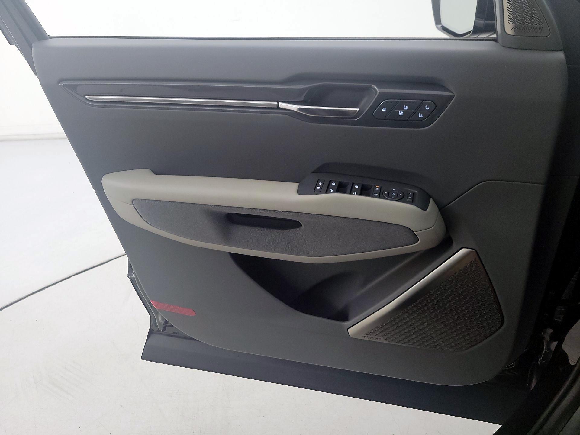 Thumbnail: 2025 Kia EV9 - 12