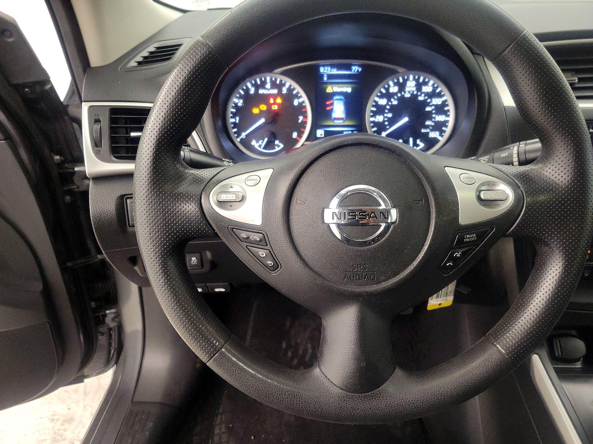 Thumbnail: 2018 Nissan Sentra - 10