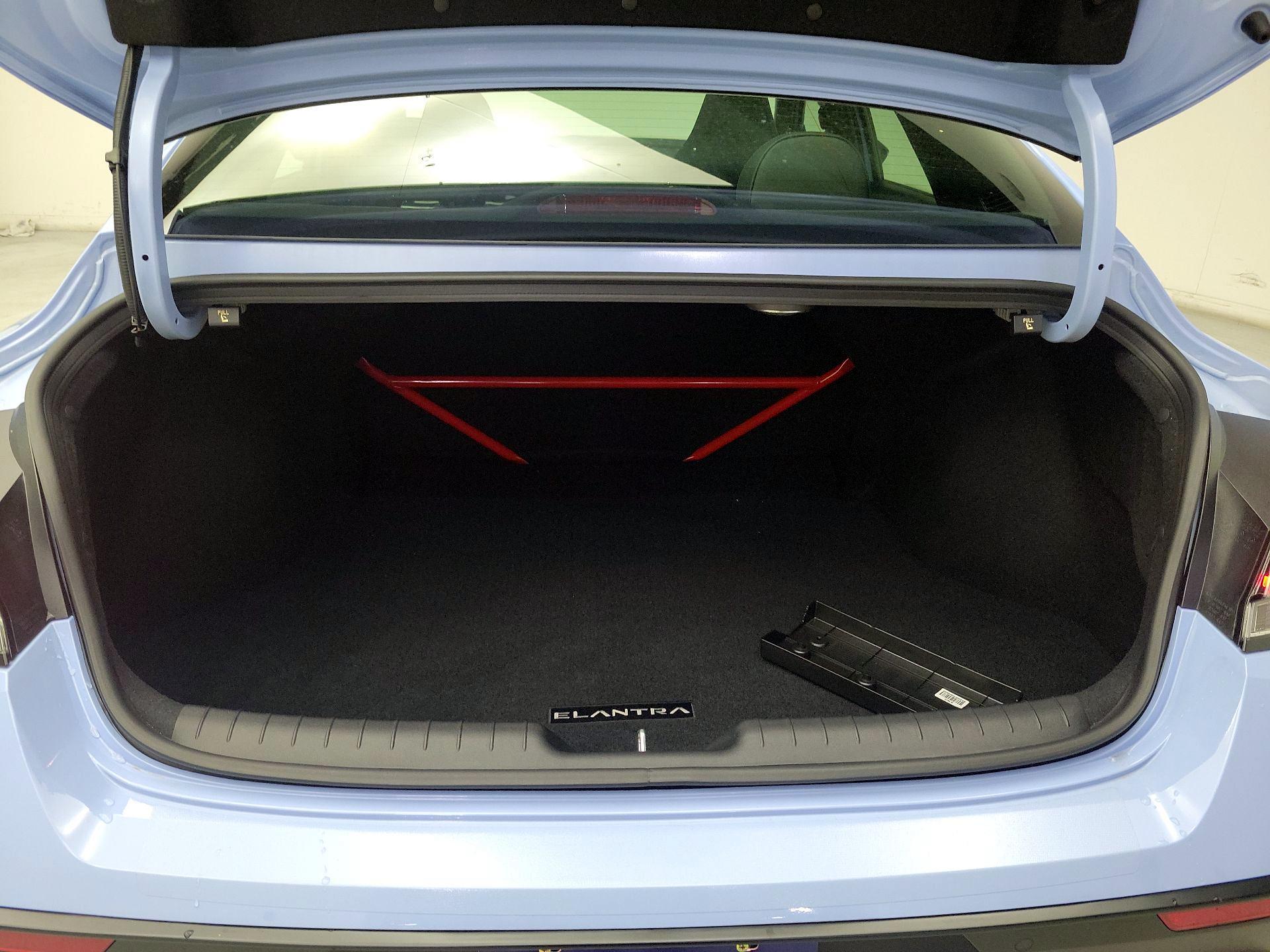 Thumbnail: 2025 Hyundai Elantra - 20