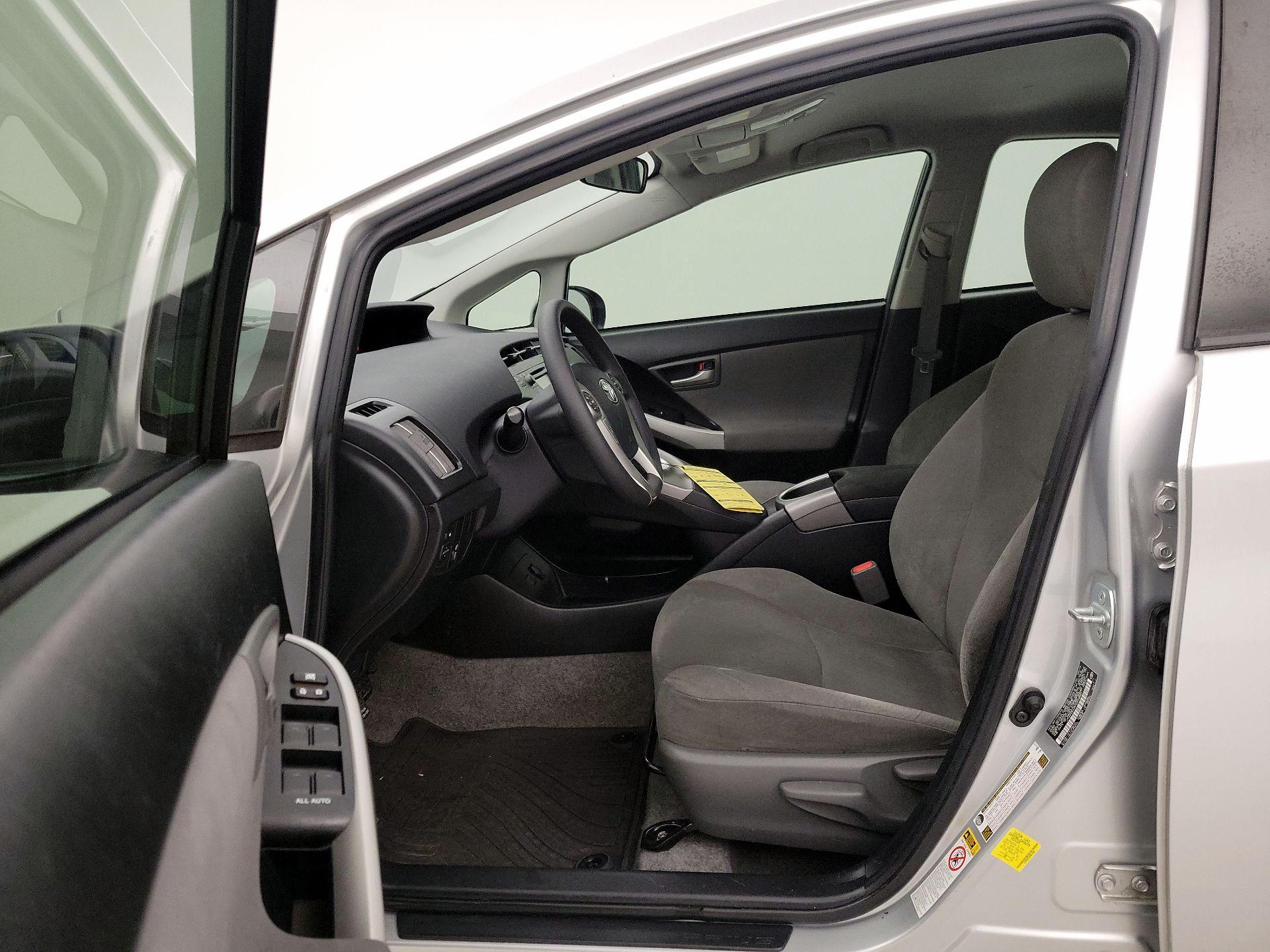Thumbnail: 2015 Toyota Prius - 11