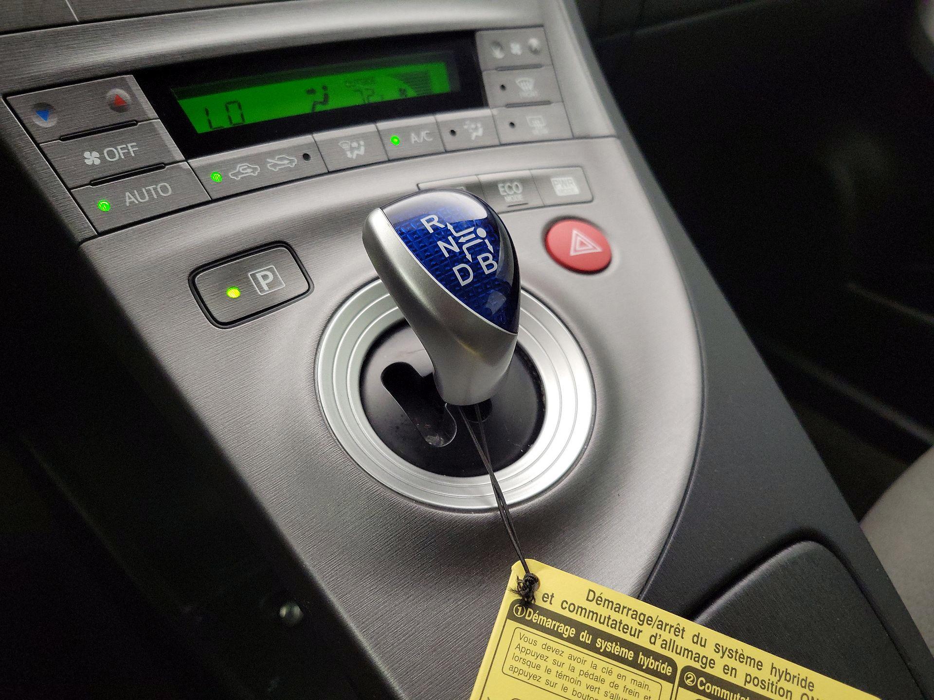 Thumbnail: 2015 Toyota Prius - 17