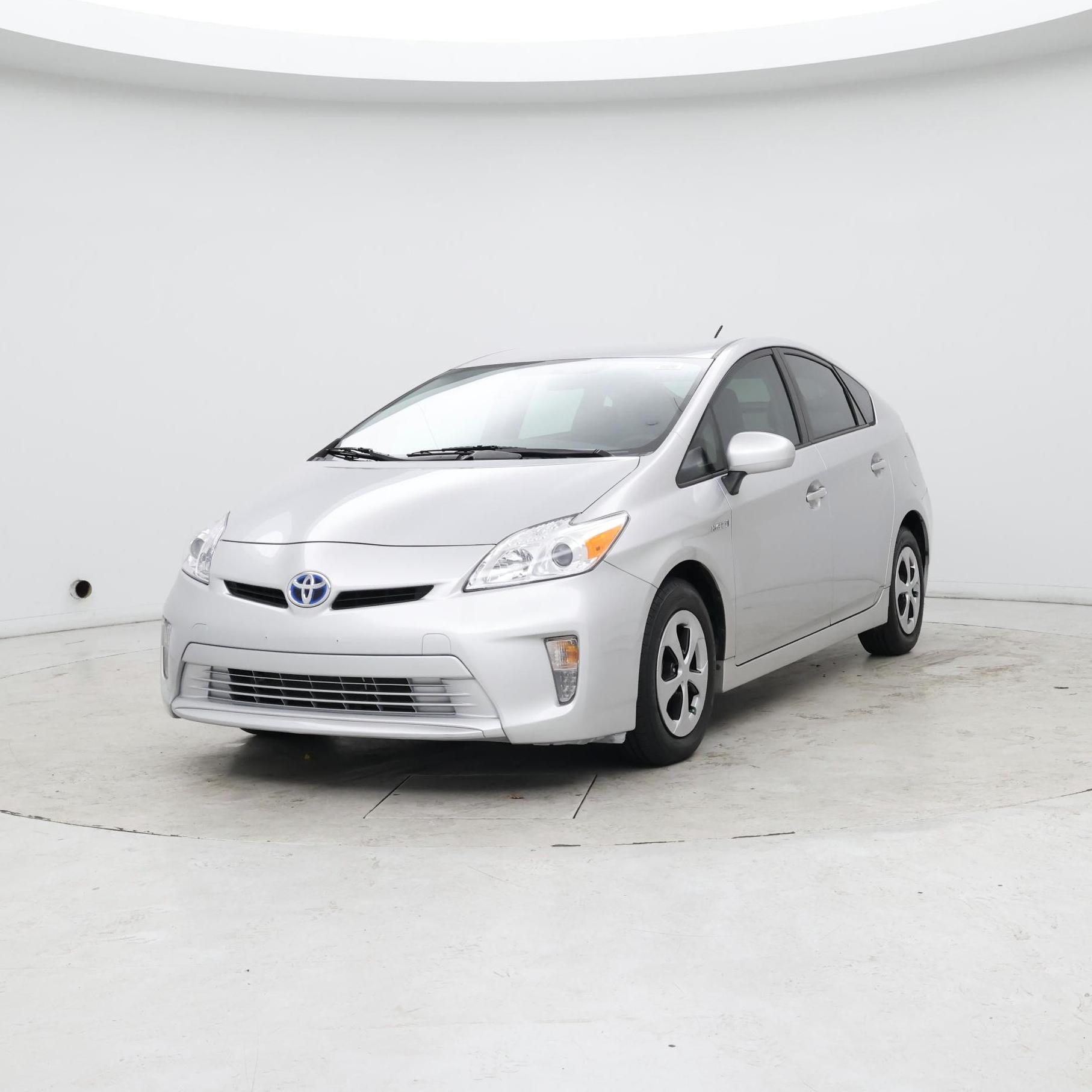 Thumbnail: 2015 Toyota Prius - 4