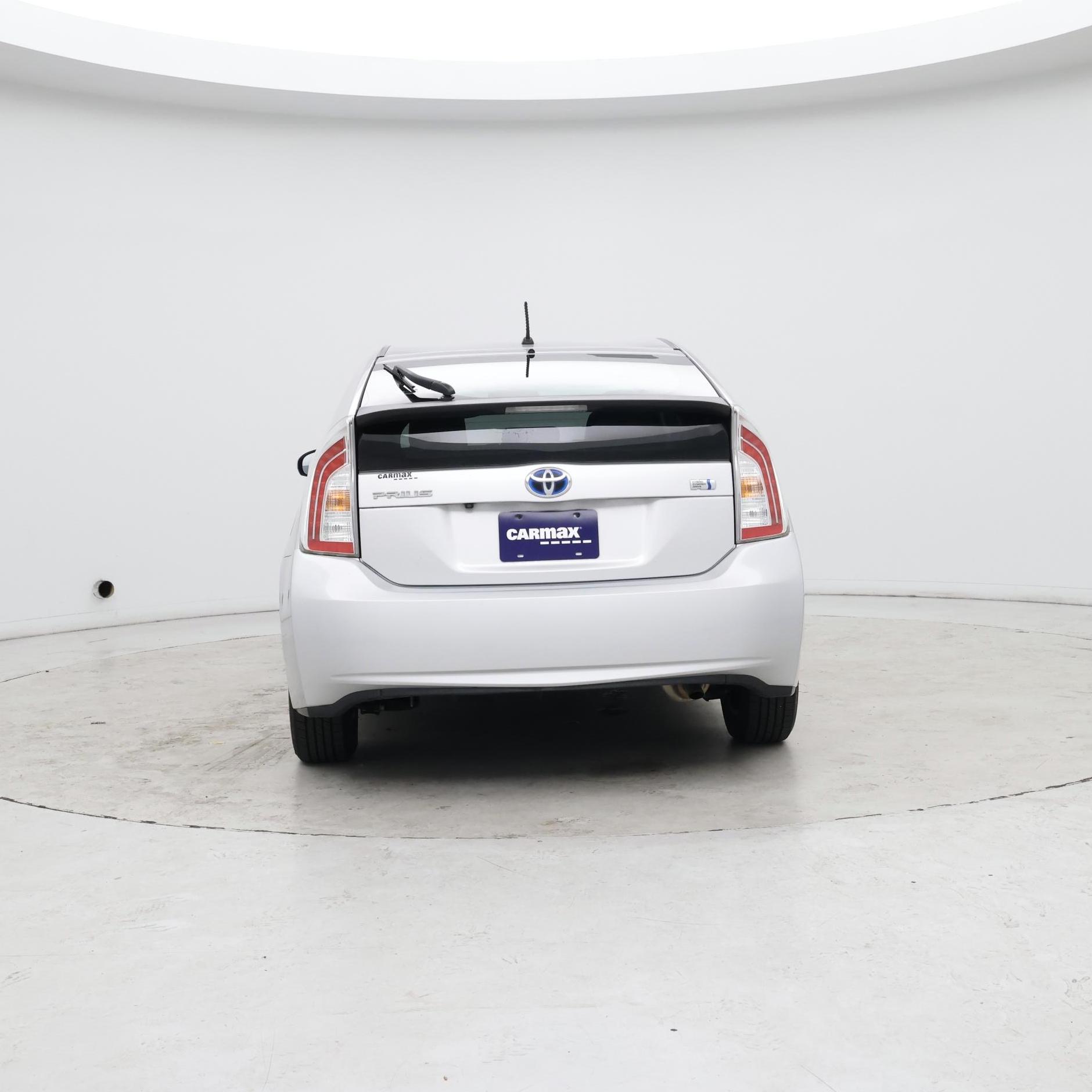 Thumbnail: 2015 Toyota Prius - 6