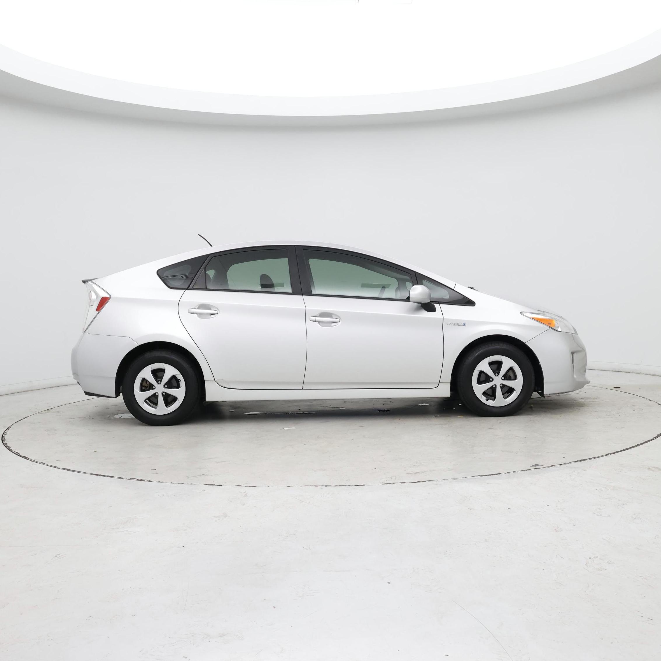 Thumbnail: 2015 Toyota Prius - 7