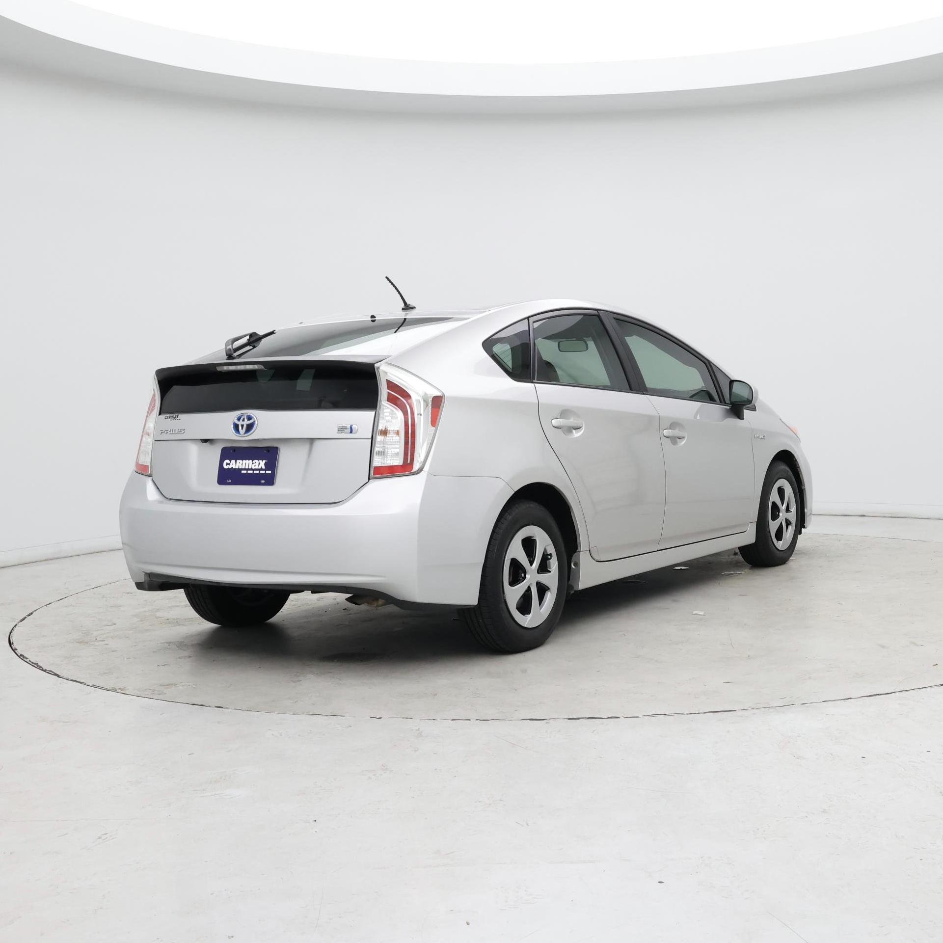 Thumbnail: 2015 Toyota Prius - 8