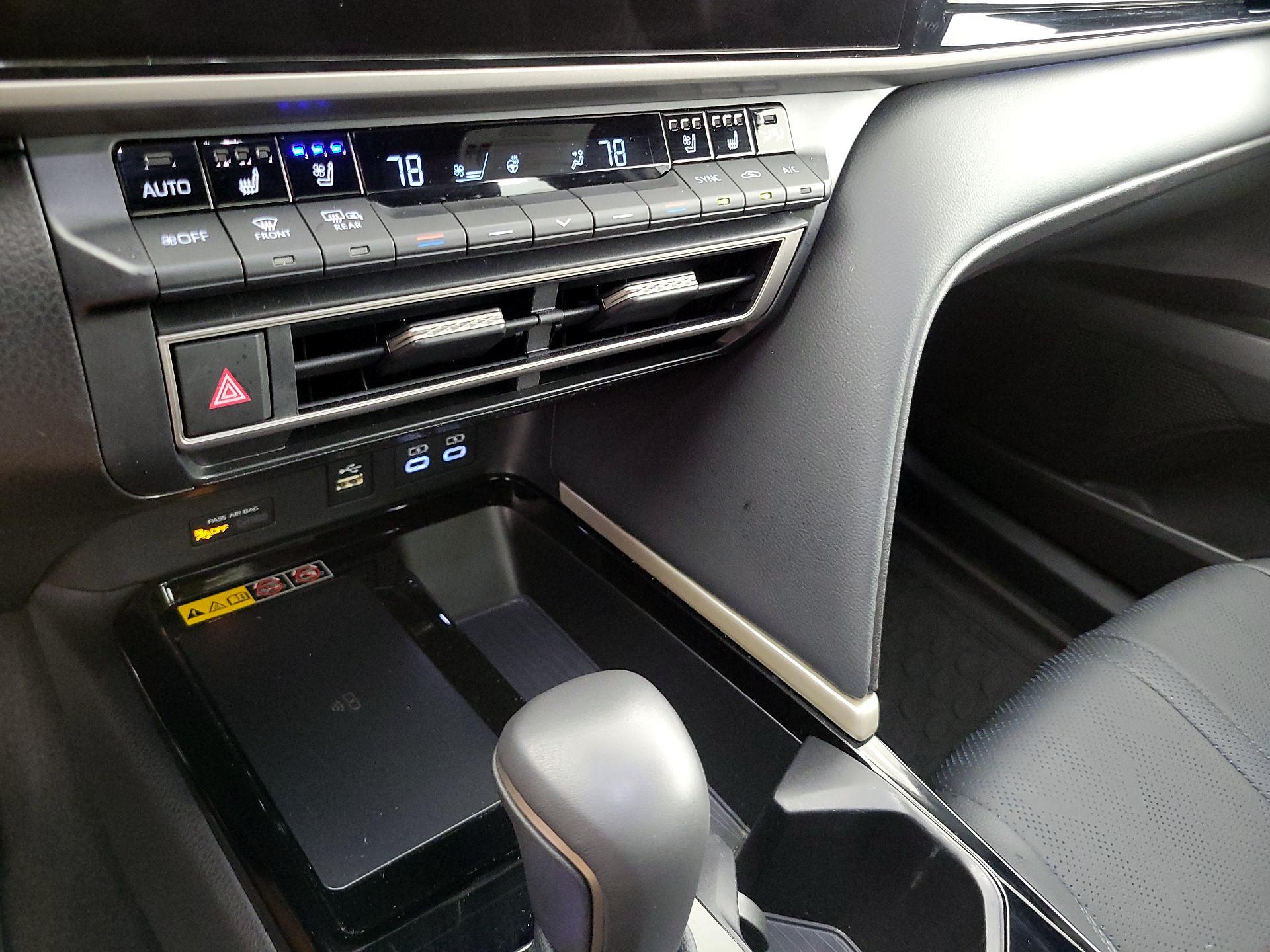 Thumbnail: 2025 Toyota Camry - 16