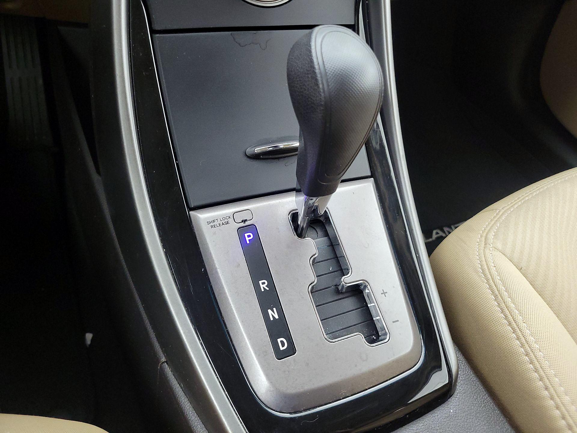Thumbnail: 2013 Hyundai Elantra - 16