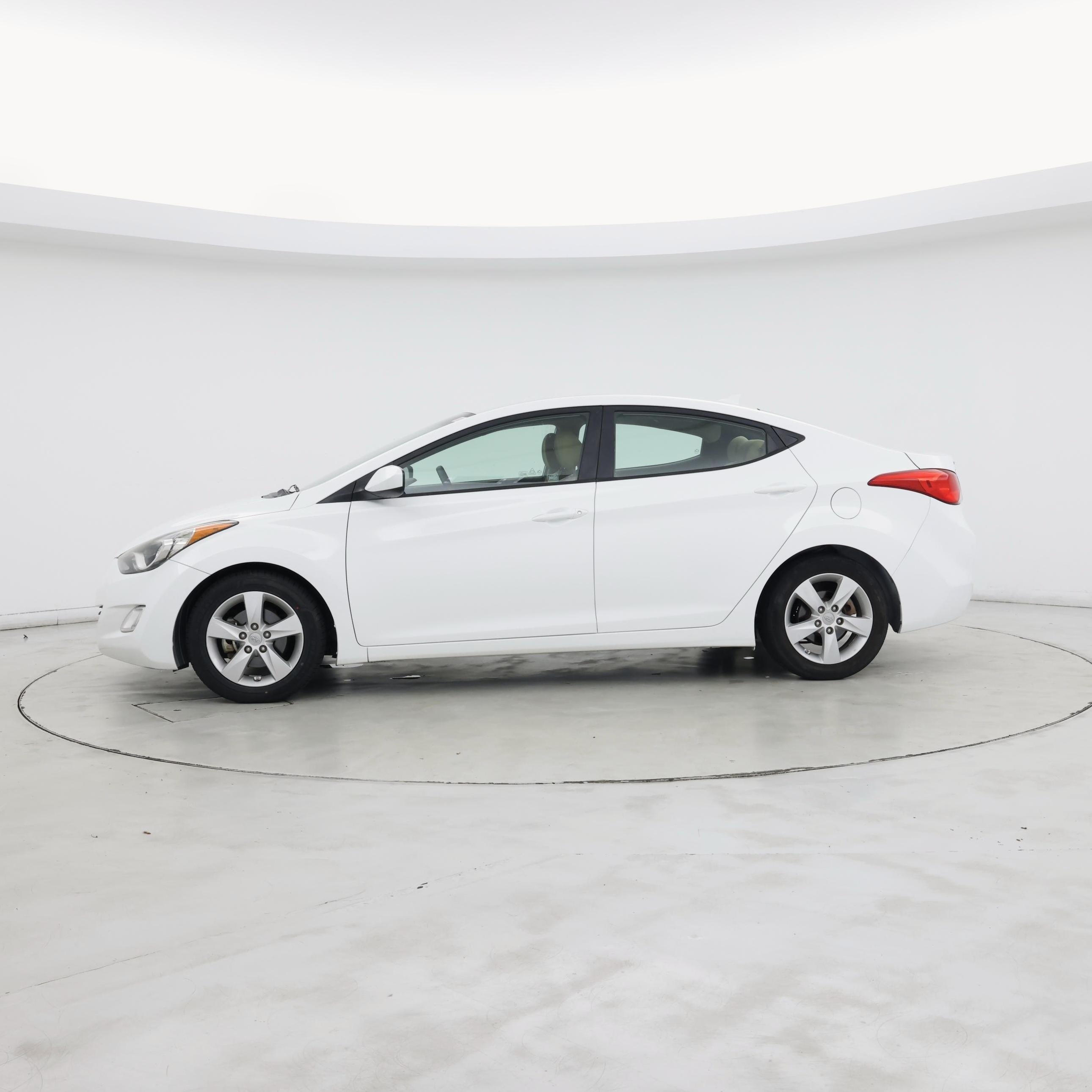 Thumbnail: 2013 Hyundai Elantra - 3