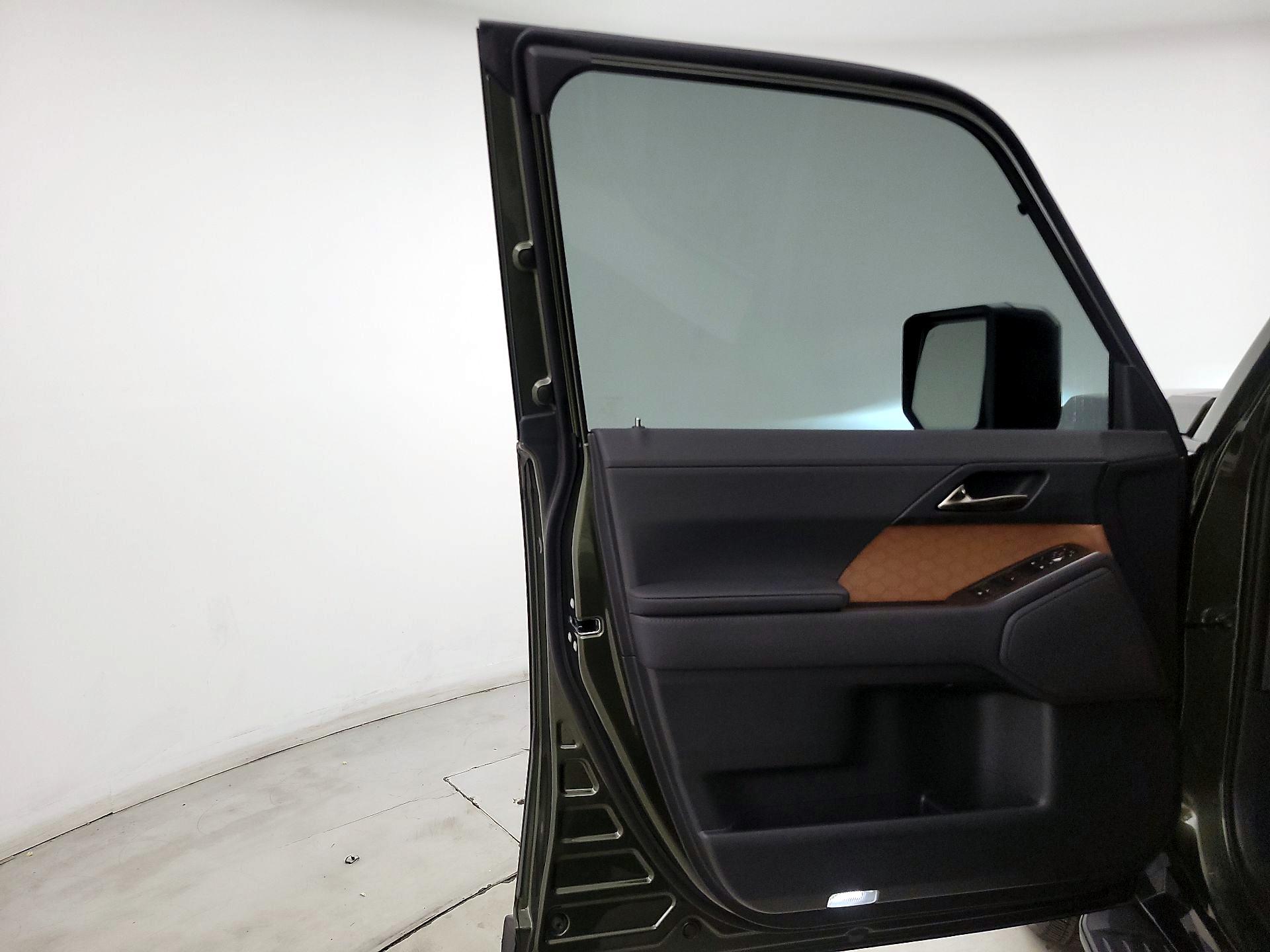 Thumbnail: 2024 Lexus GX - 12