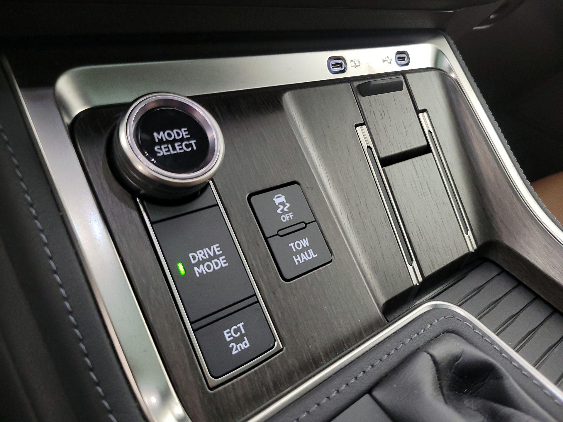 Thumbnail: 2024 Lexus GX - 18