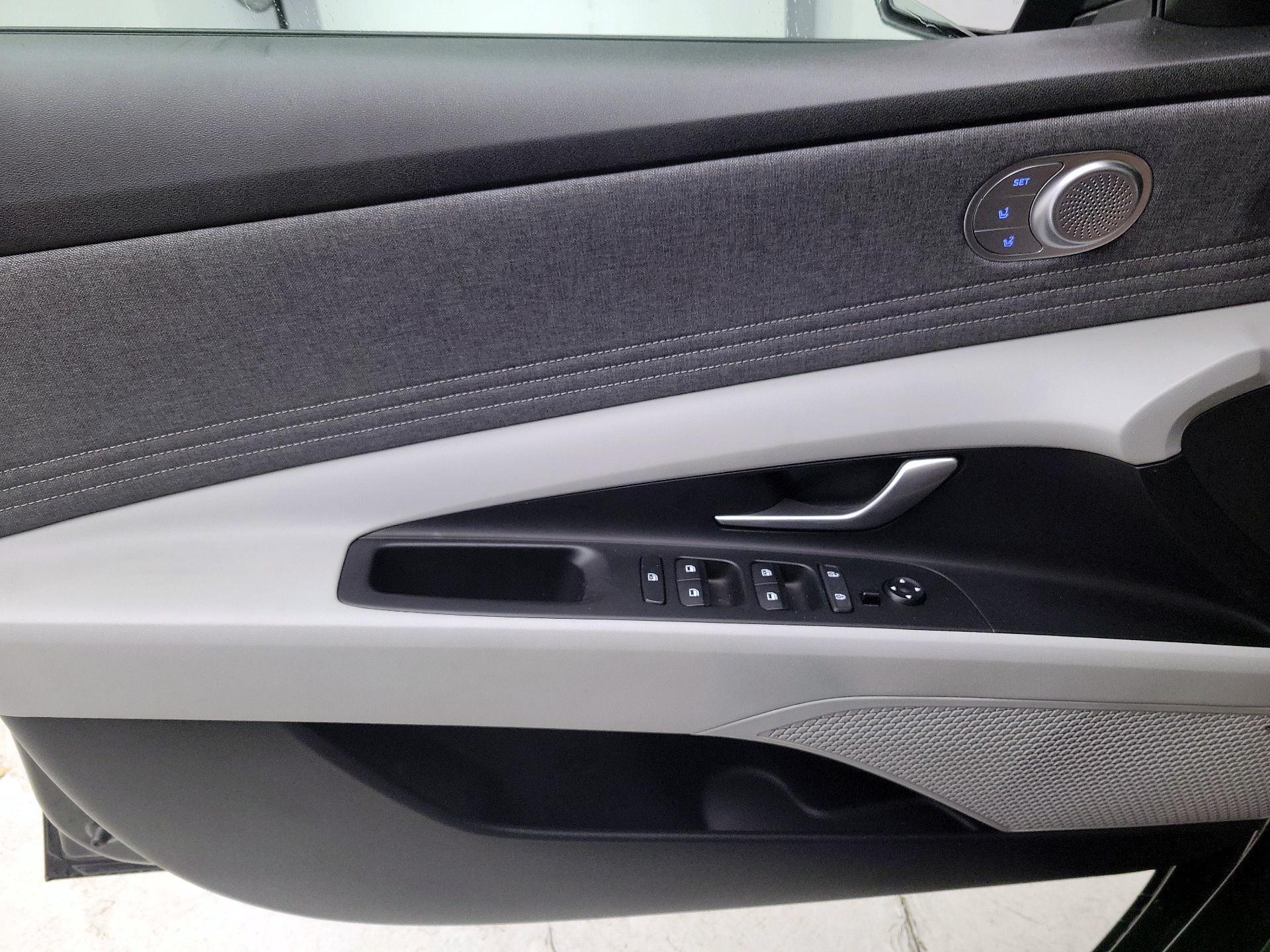 Thumbnail: 2021 Hyundai Elantra - 12