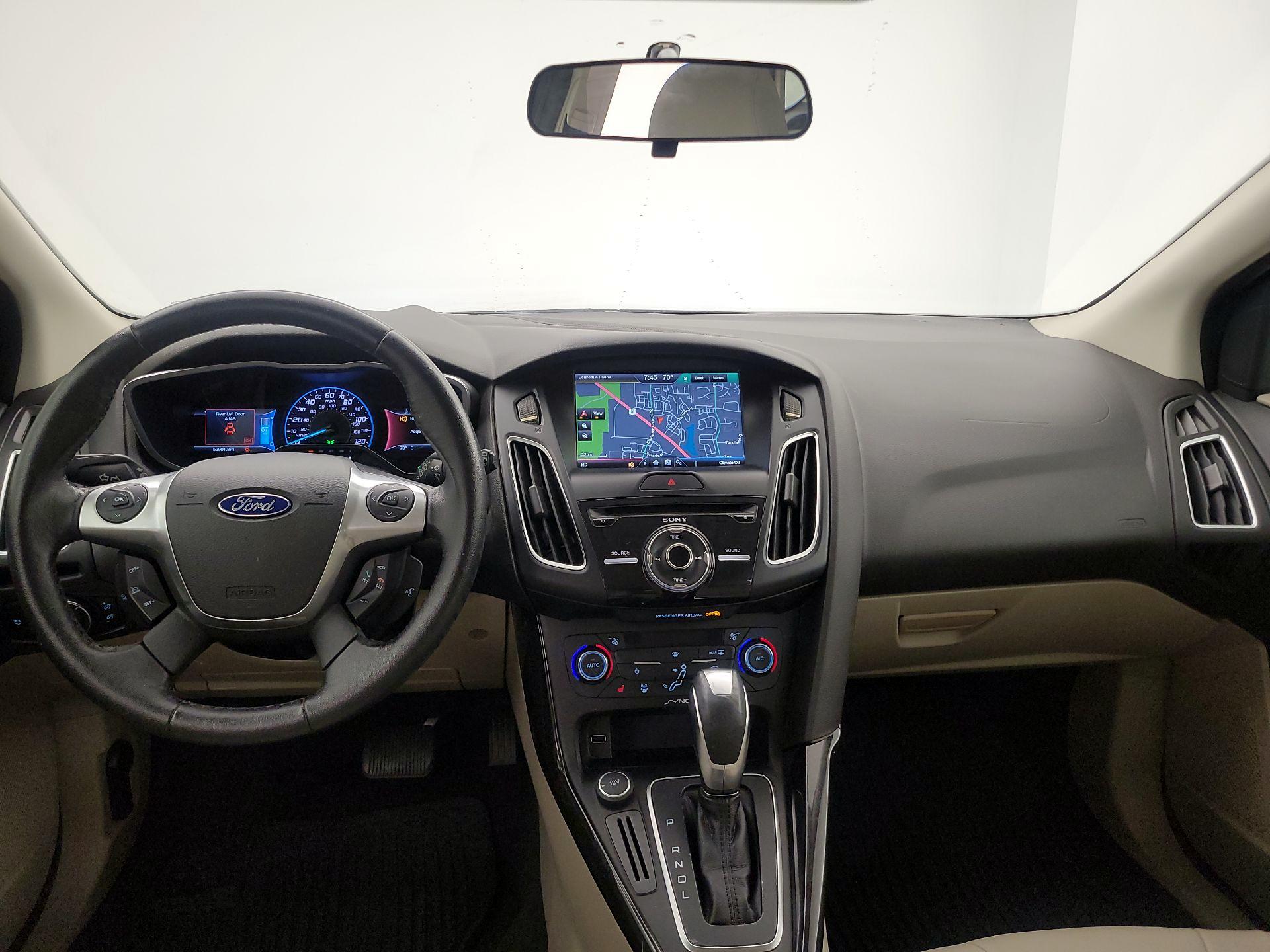Thumbnail: 2015 Ford Focus - 9