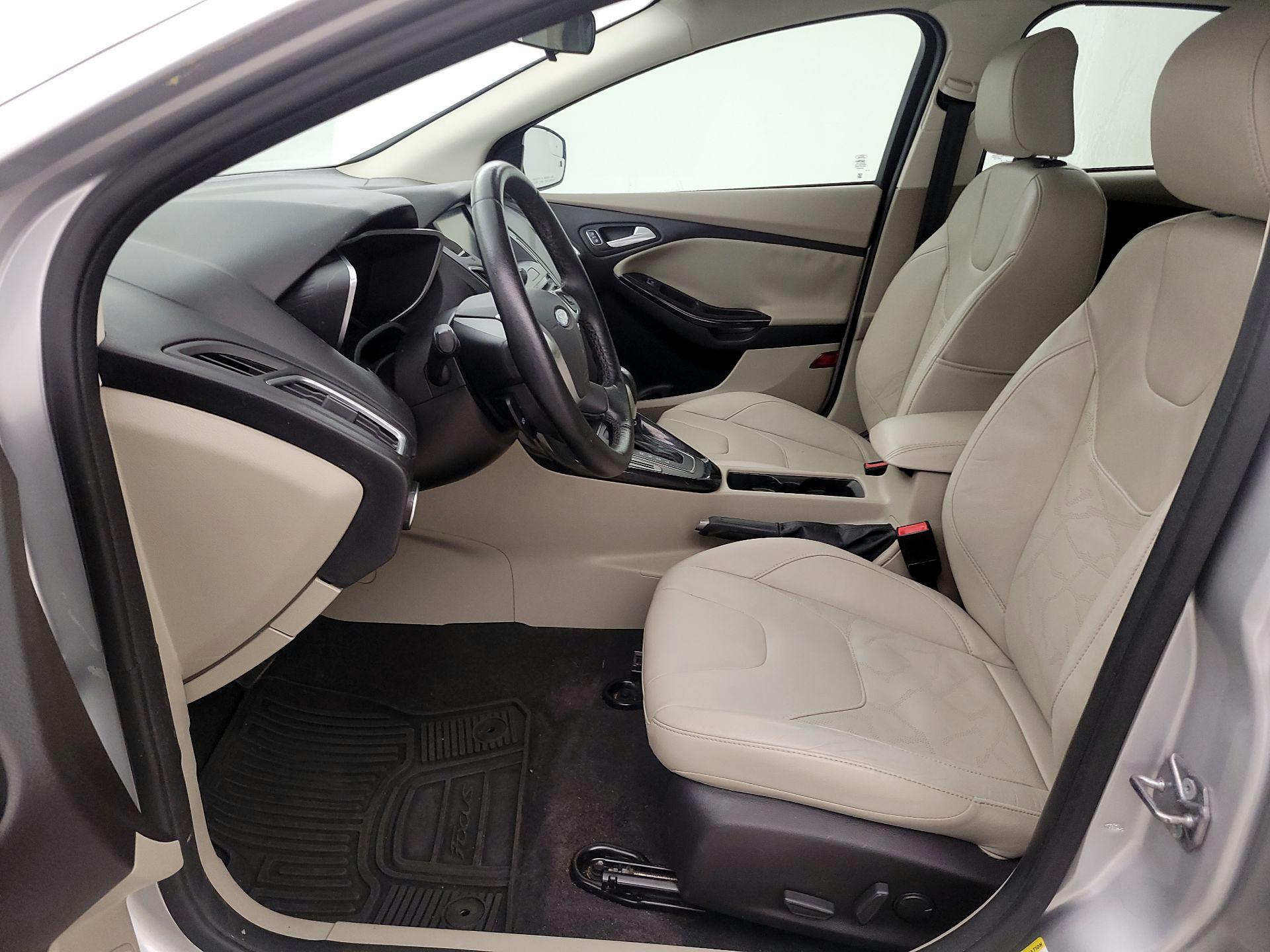 Thumbnail: 2015 Ford Focus - 11