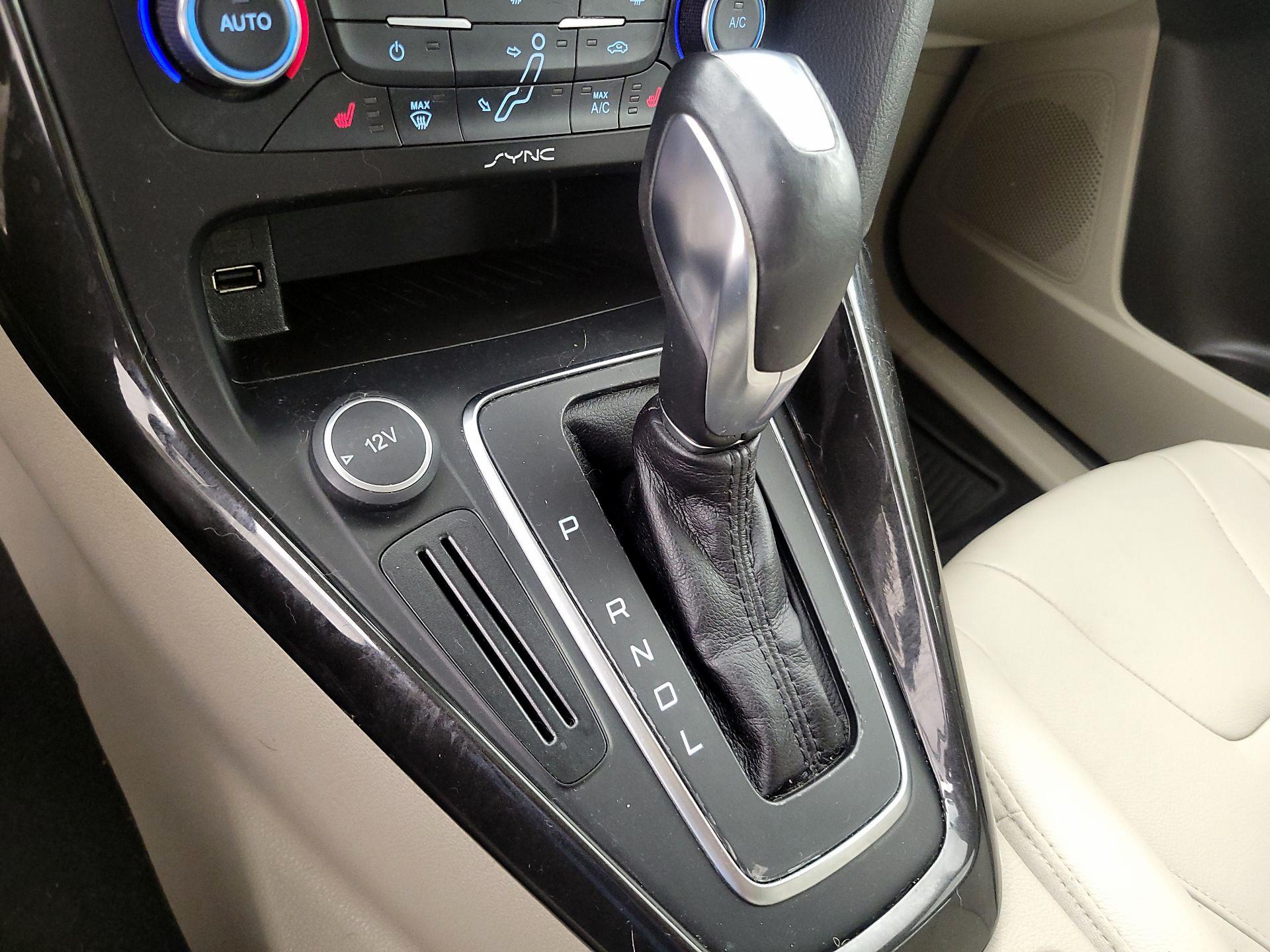 Thumbnail: 2015 Ford Focus - 18