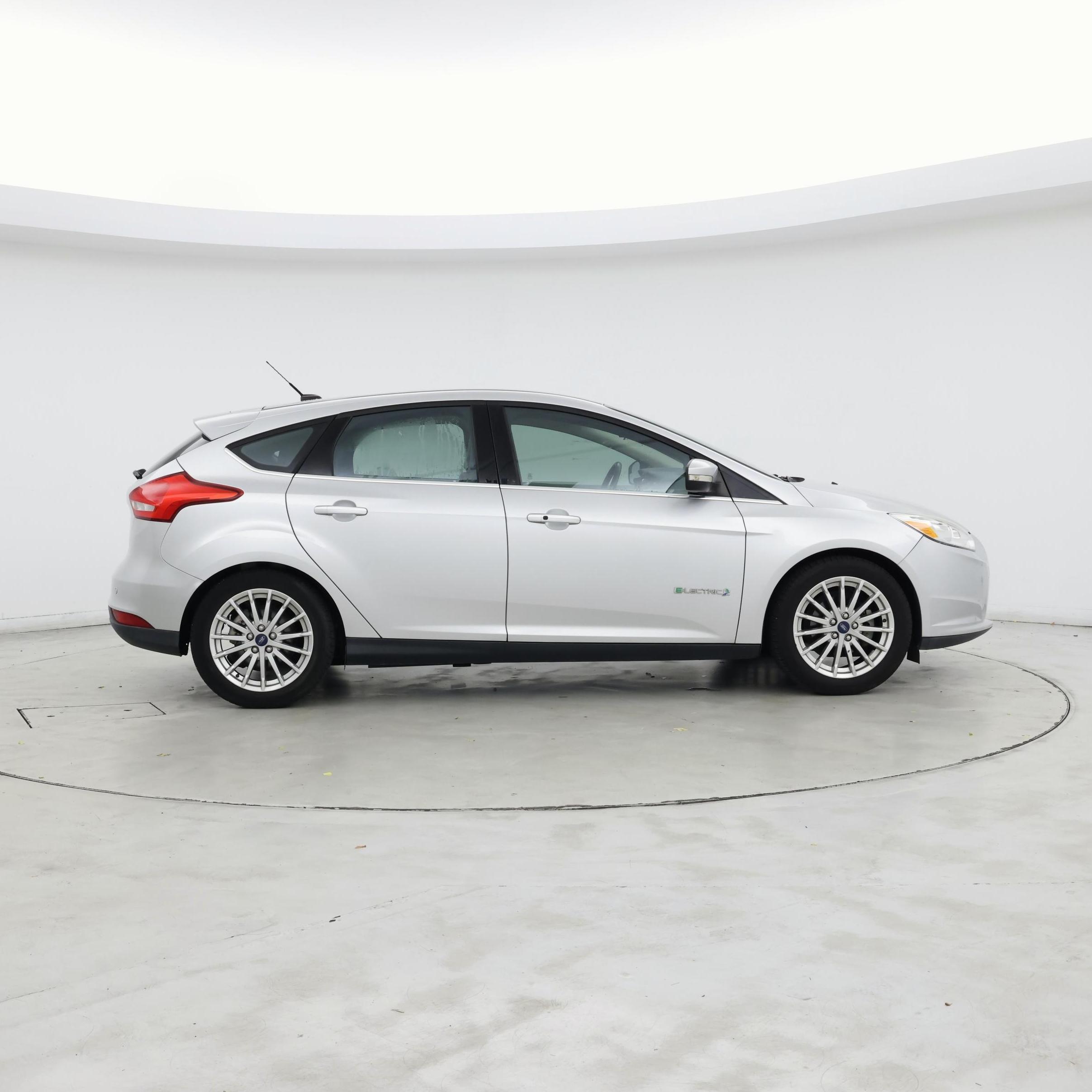 Thumbnail: 2015 Ford Focus - 7