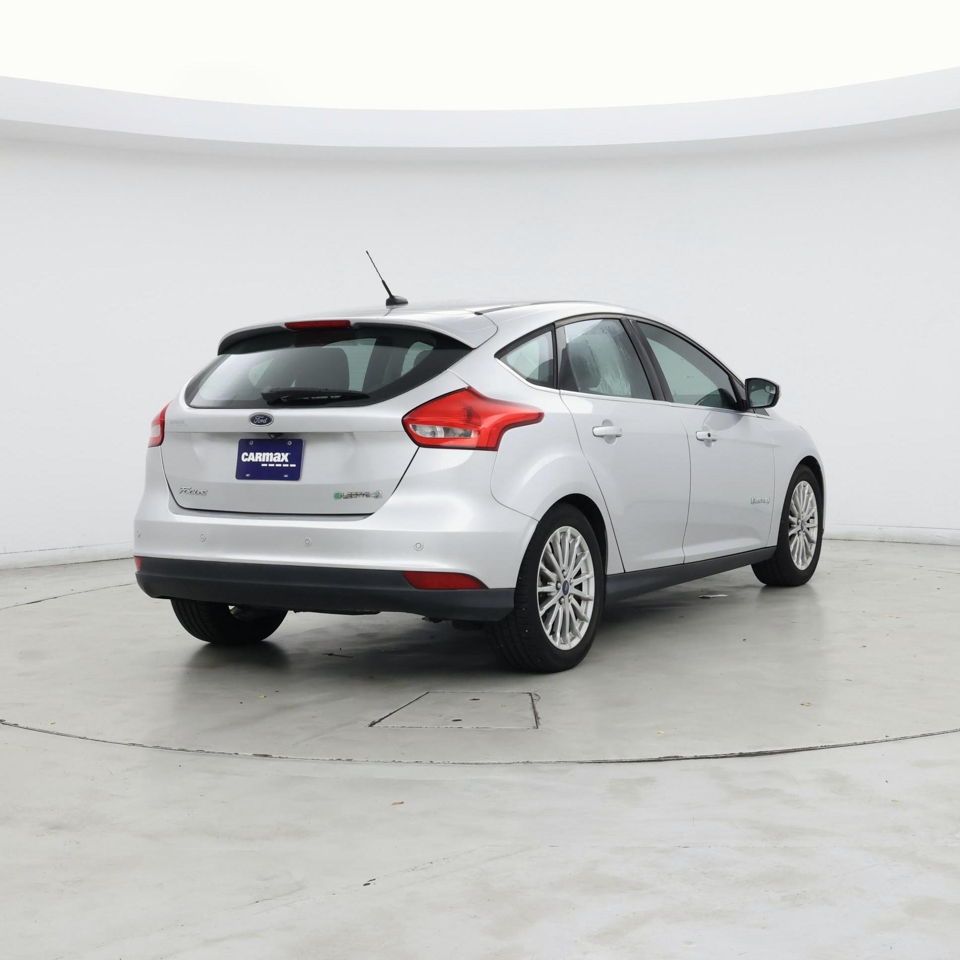 Thumbnail: 2015 Ford Focus - 8