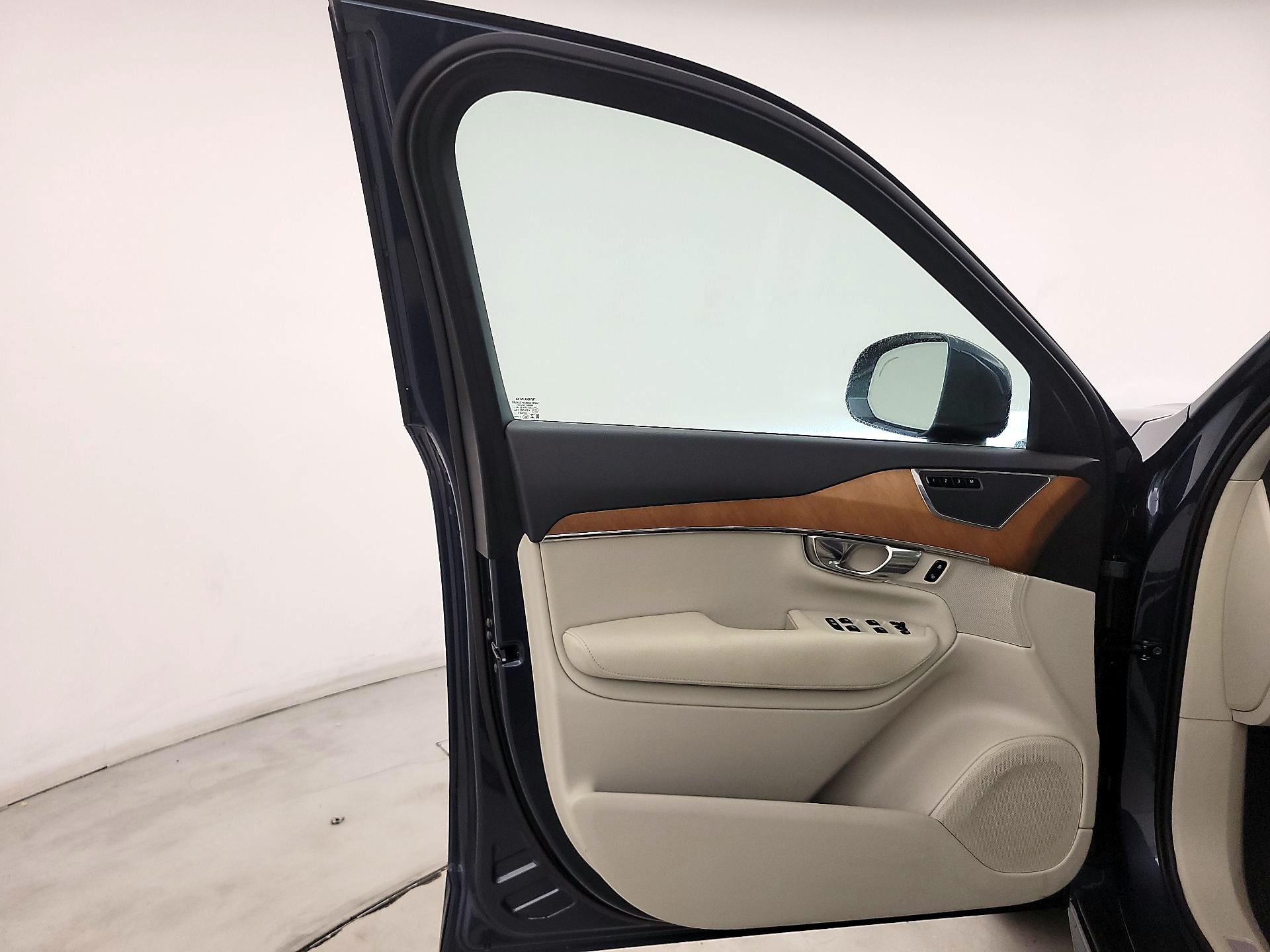 Thumbnail: 2021 Volvo XC90 - 12