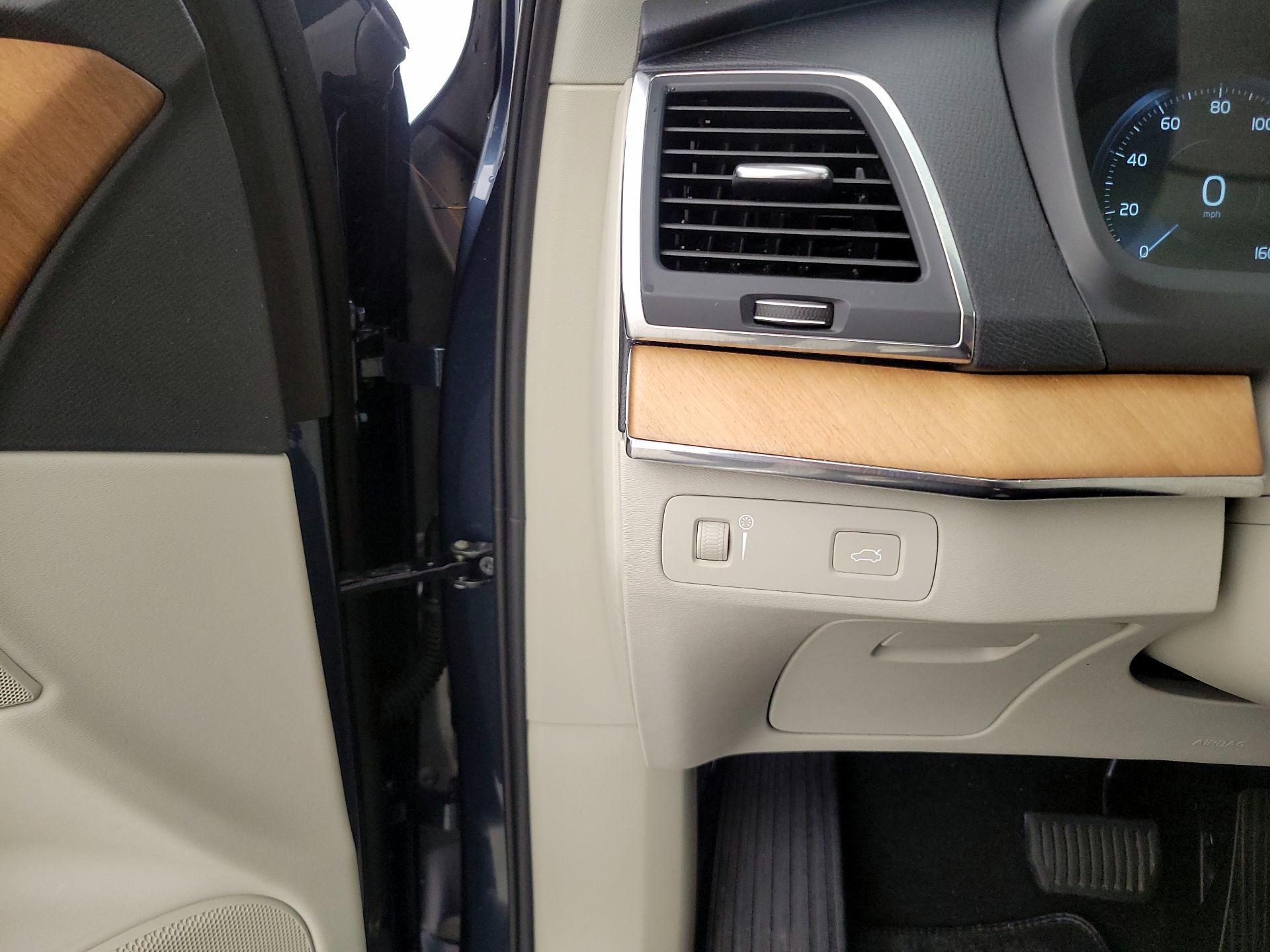 Thumbnail: 2021 Volvo XC90 - 13