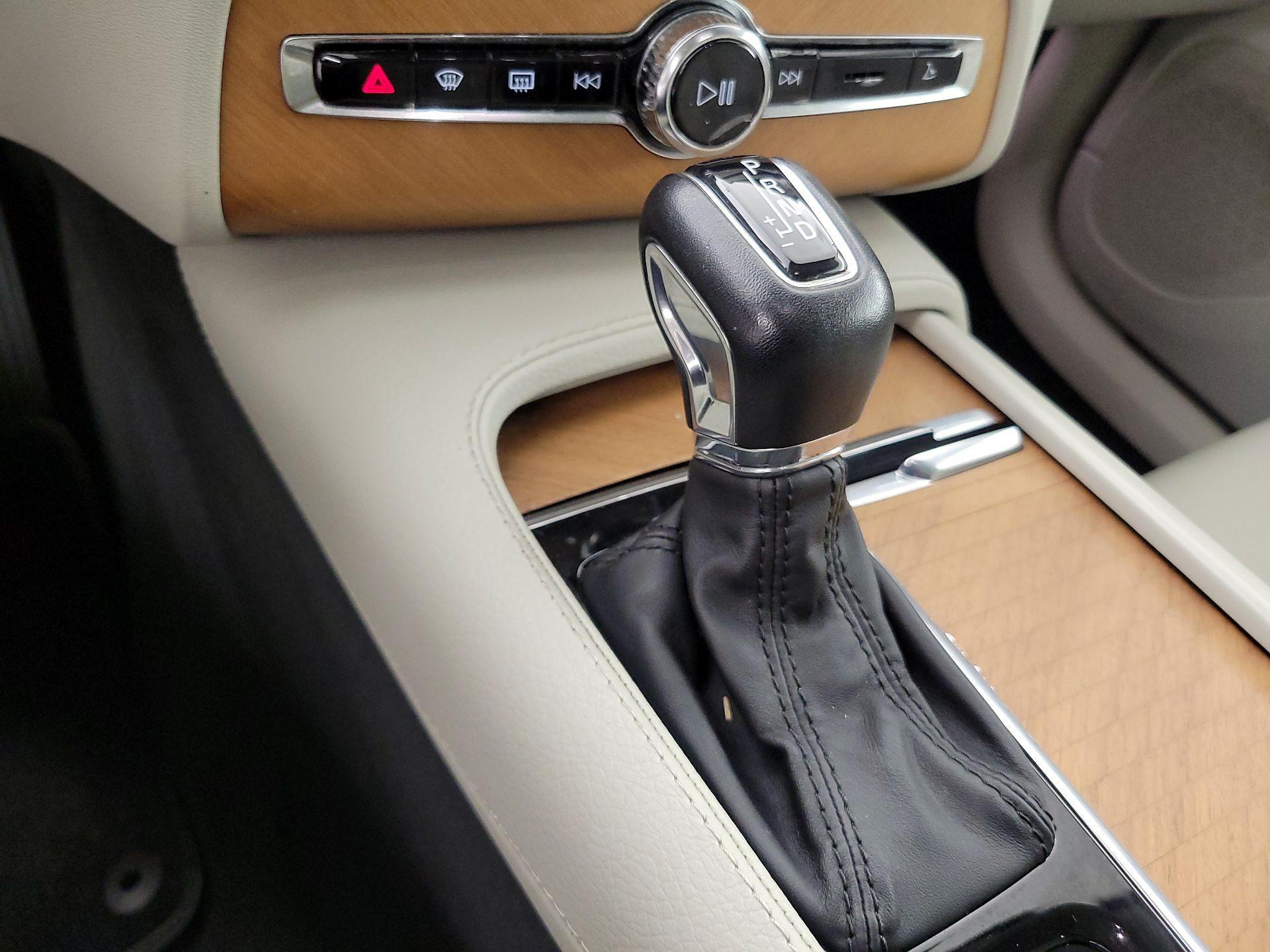 Thumbnail: 2021 Volvo XC90 - 18