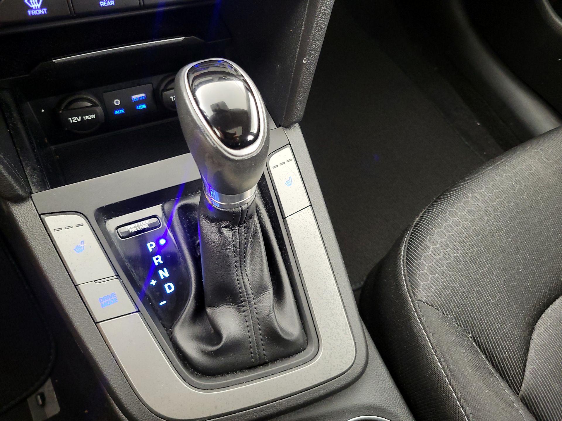 Thumbnail: 2017 Hyundai Elantra - 17