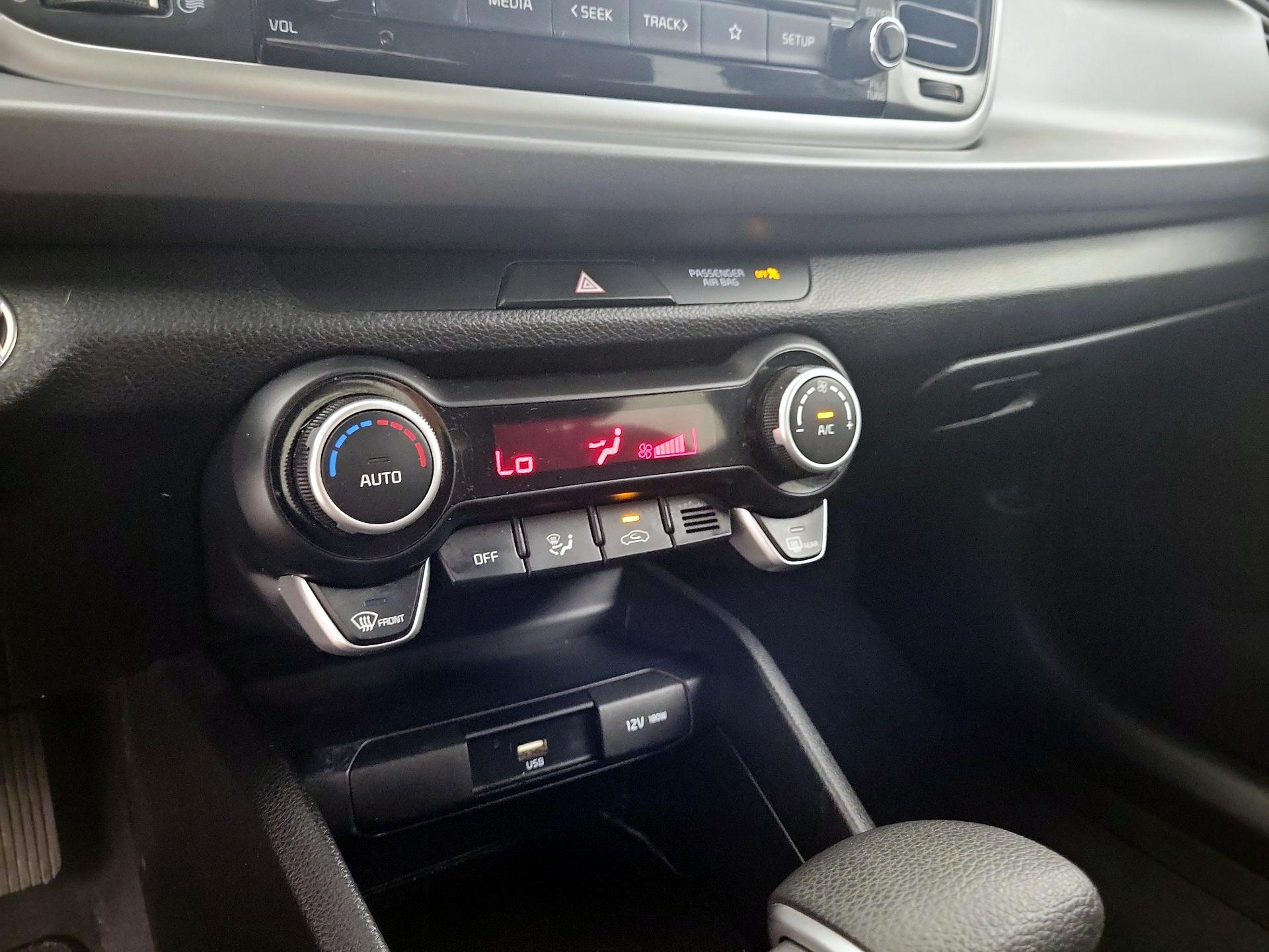 Thumbnail: 2023 Kia Rio - 14