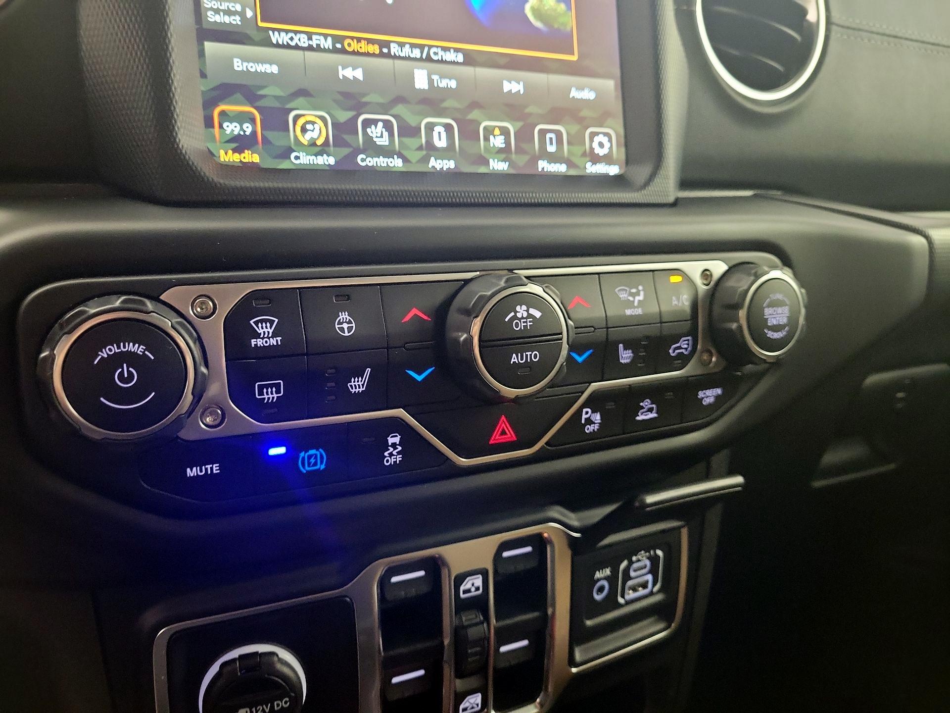 Thumbnail: 2022 Jeep Wrangler - 17