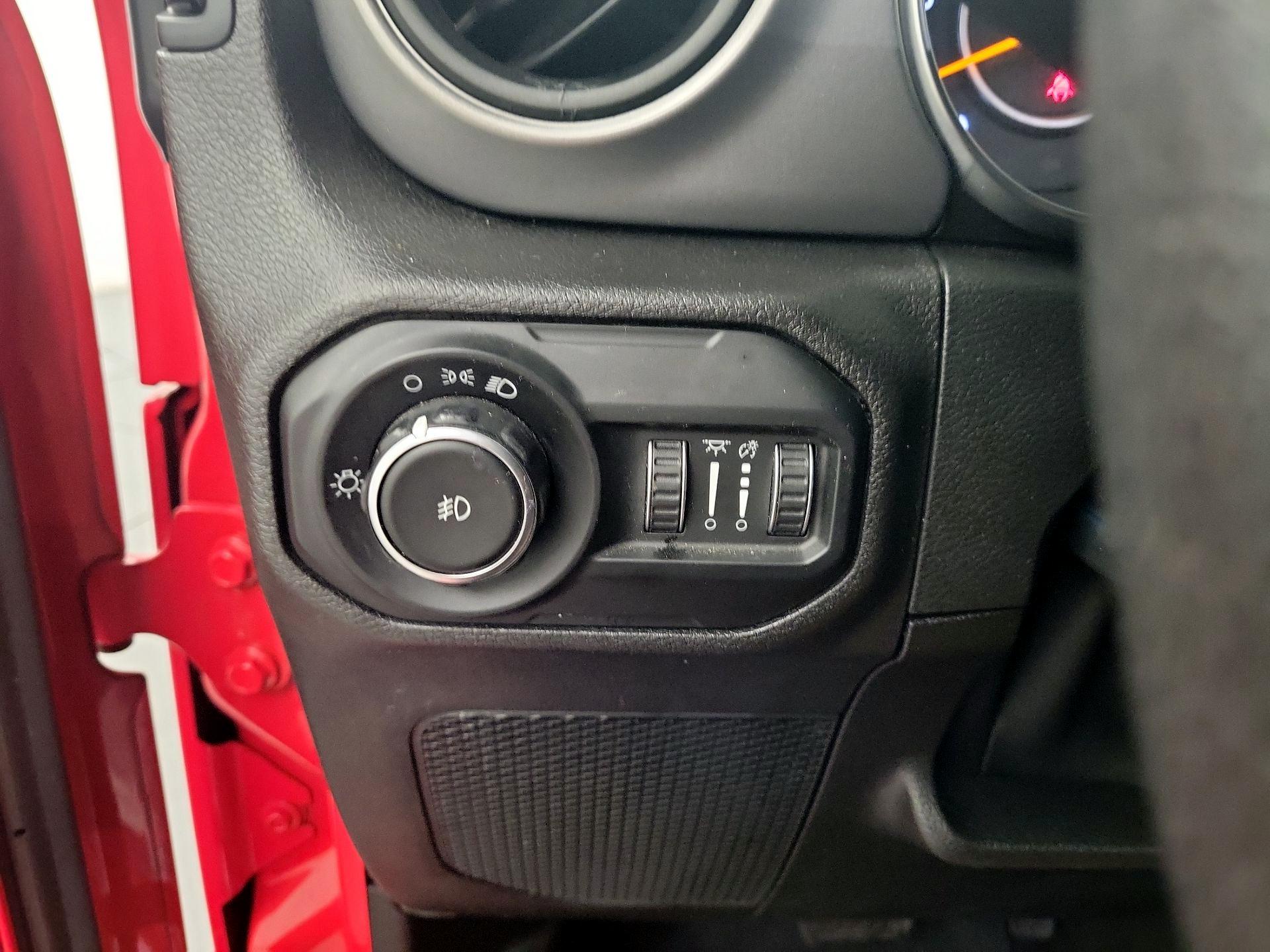 Thumbnail: 2021 Jeep Wrangler - 11