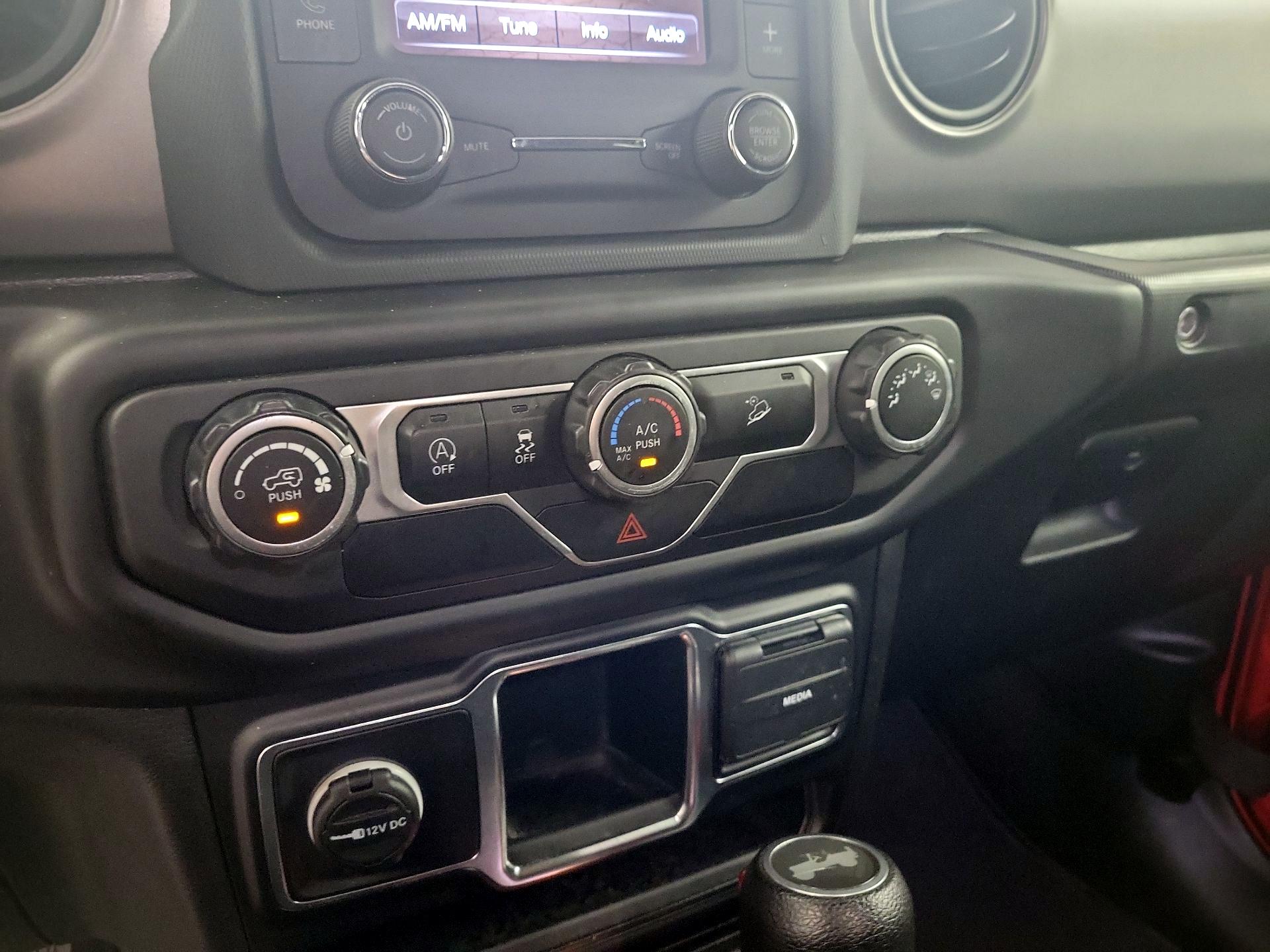 Thumbnail: 2021 Jeep Wrangler - 14