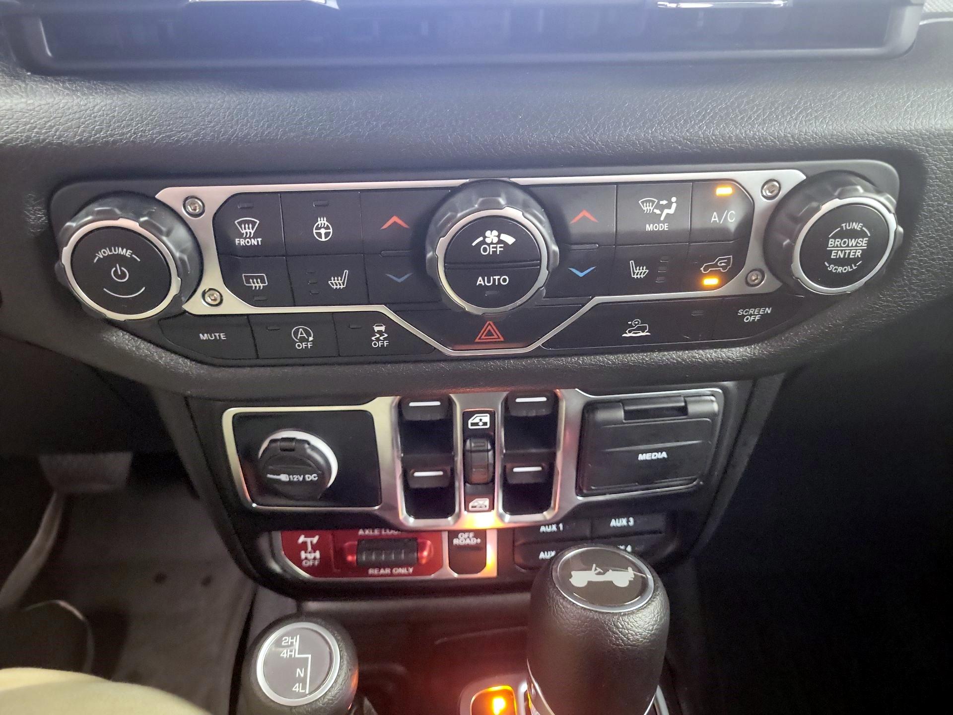 Thumbnail: 2024 Jeep Wrangler - 14