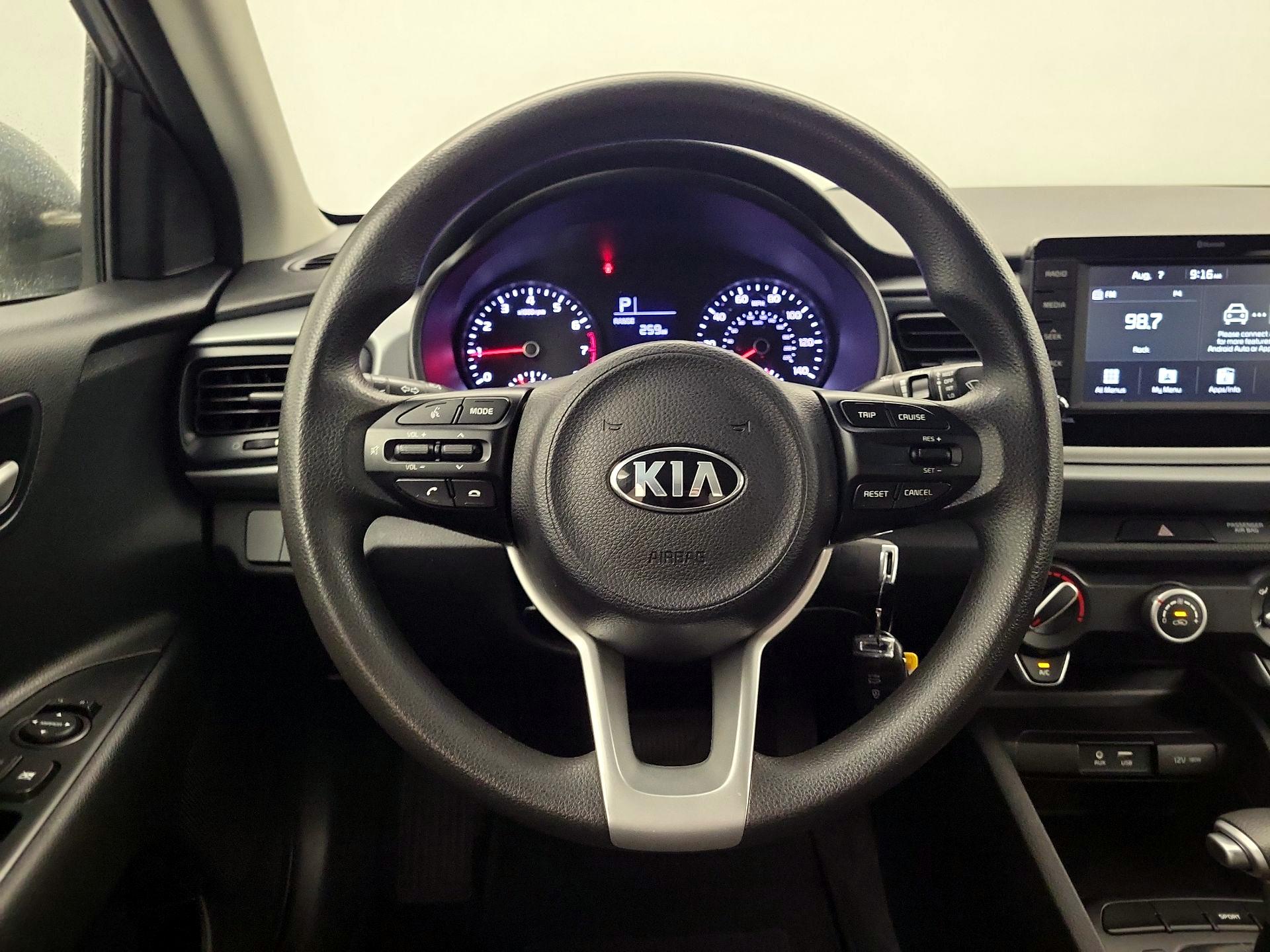 Thumbnail: 2020 Kia Rio - 10
