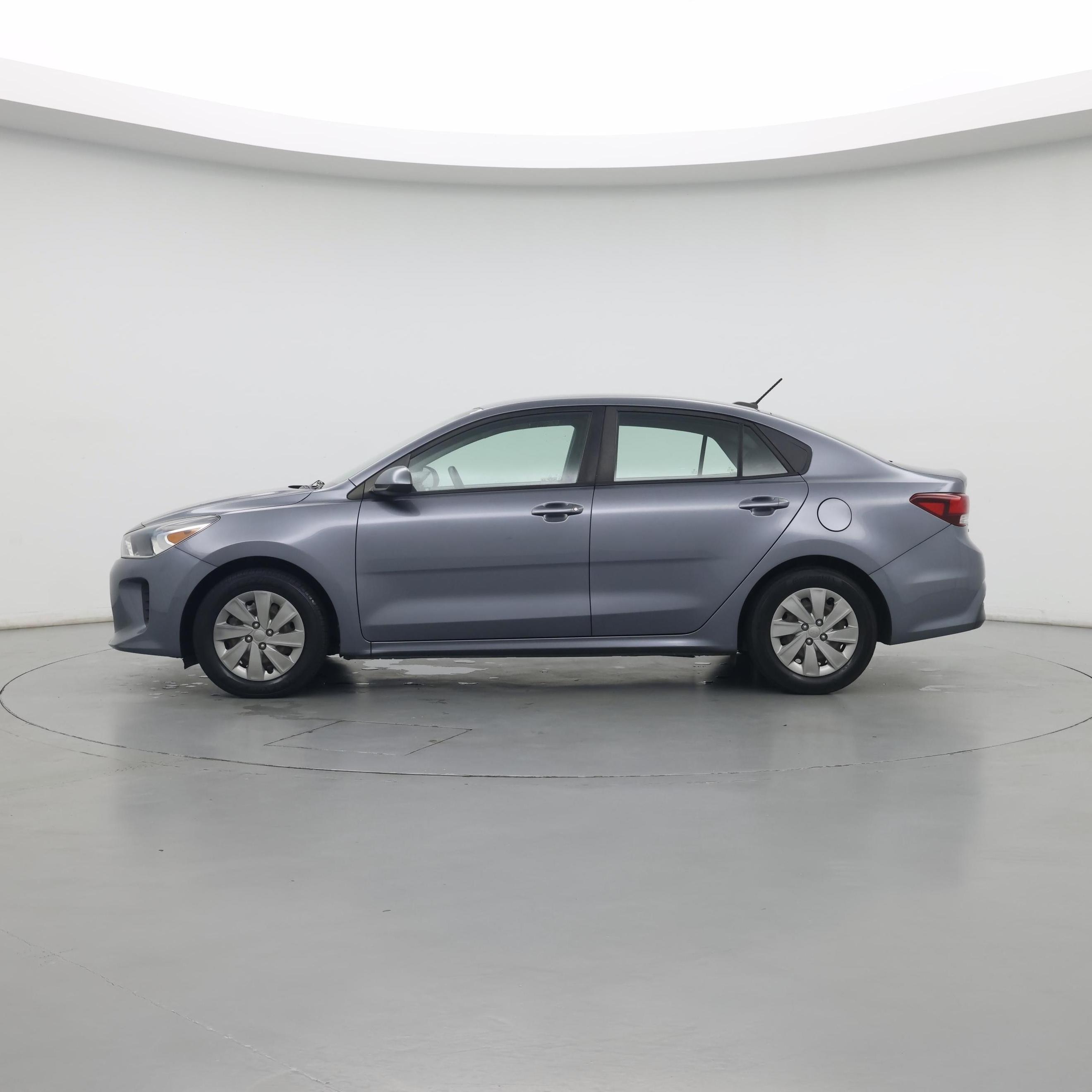 Thumbnail: 2020 Kia Rio - 3