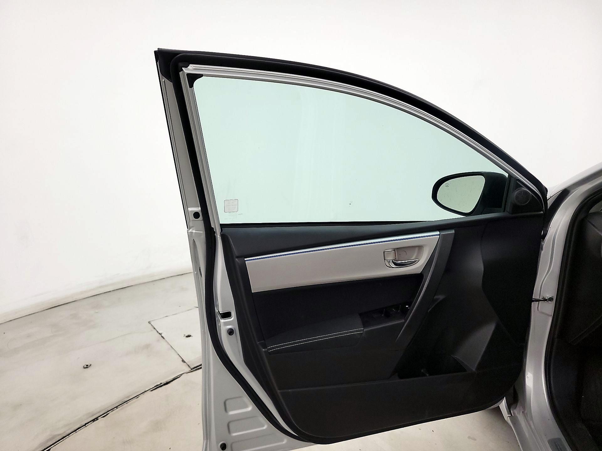 Thumbnail: 2014 Toyota Corolla - 12