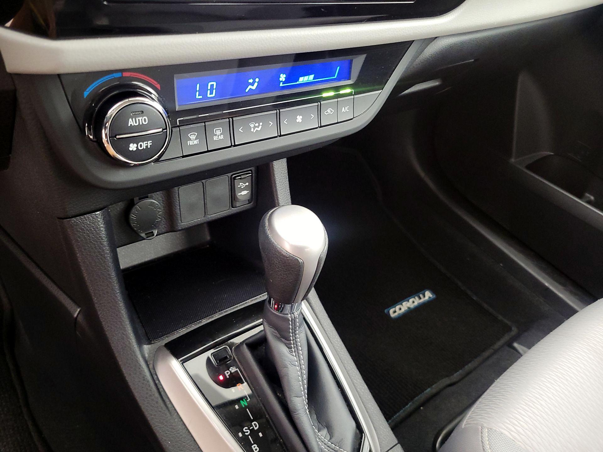 Thumbnail: 2014 Toyota Corolla - 16